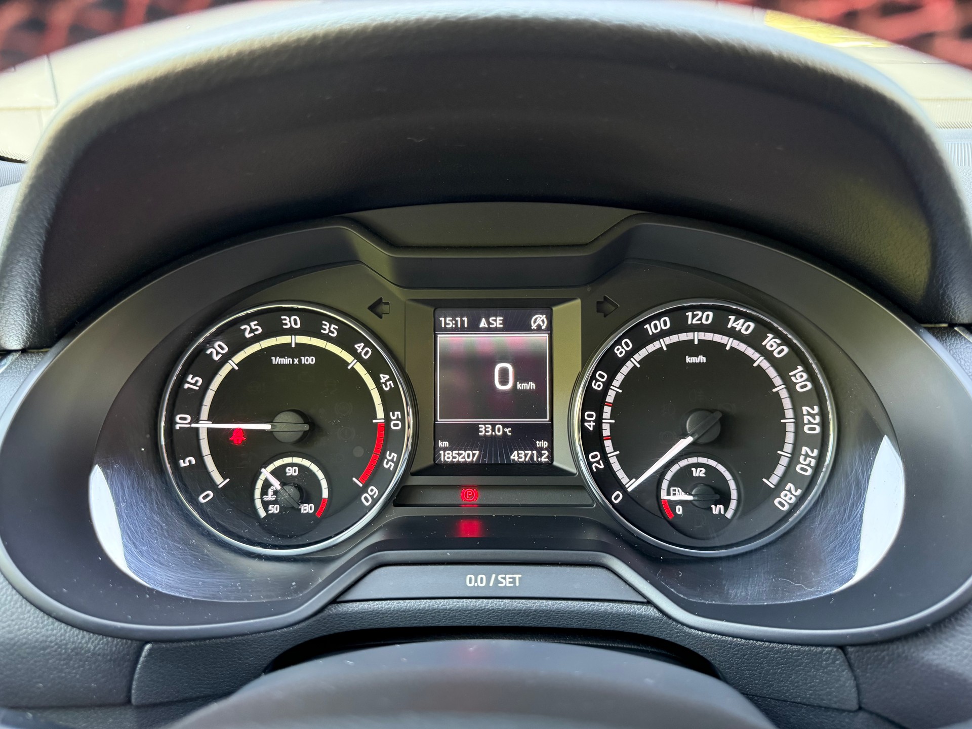 SKODA Octavia Combi 2.0 TDI RS-image-8