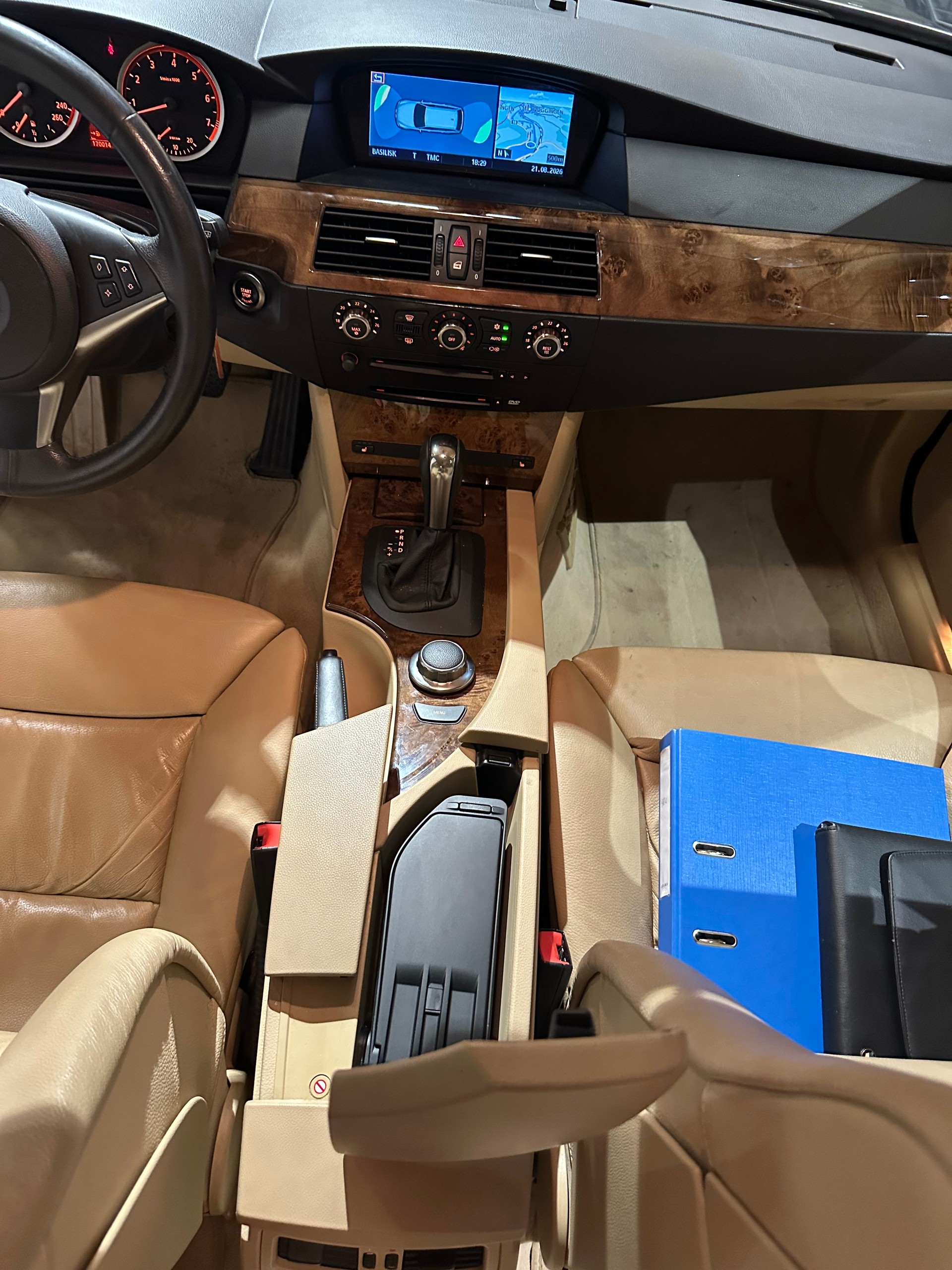 BMW 530xi Touring Nahezu Vollausgestattet und in top gepflegtem Zustand!-image-10
