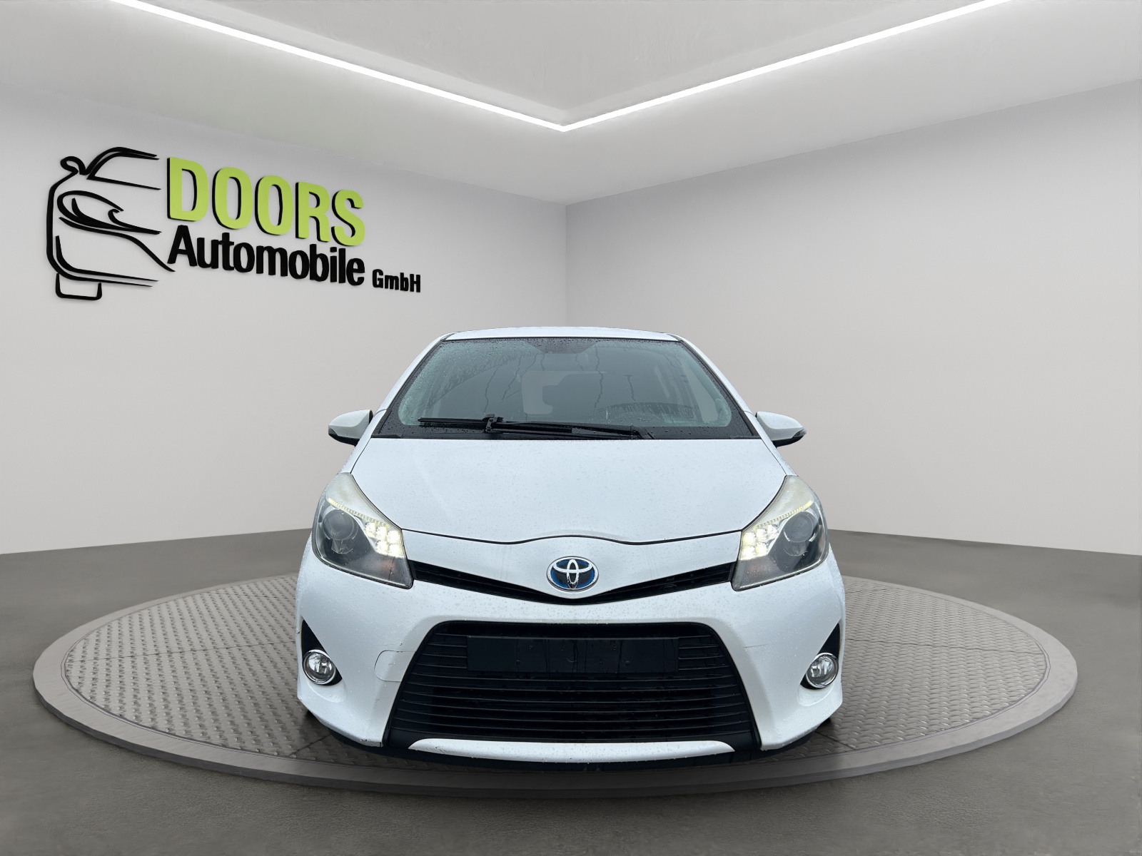 TOYOTA Yaris 1.5 VVT-i Hybrid Sol Premium CVT-showroom-element-1