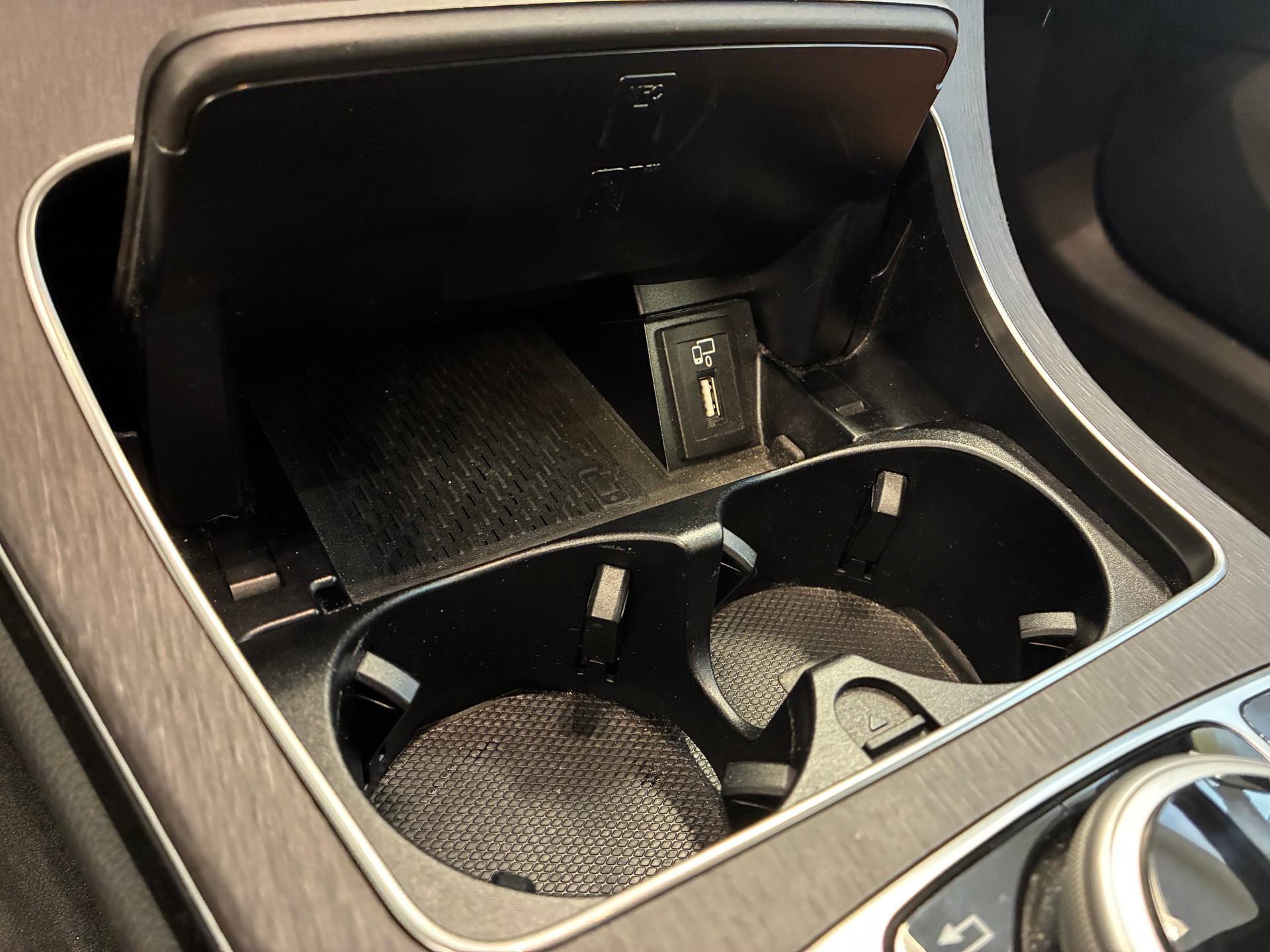 MERCEDES-BENZ C 43 AMG 4matic Cabriolet-image-16