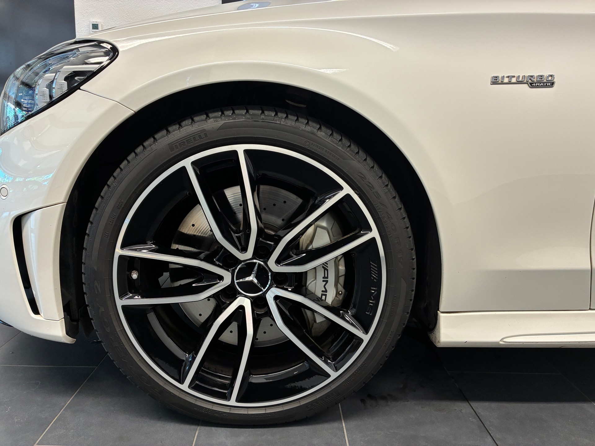 MERCEDES-BENZ C 43 AMG 4matic Cabriolet-showroom-element-3