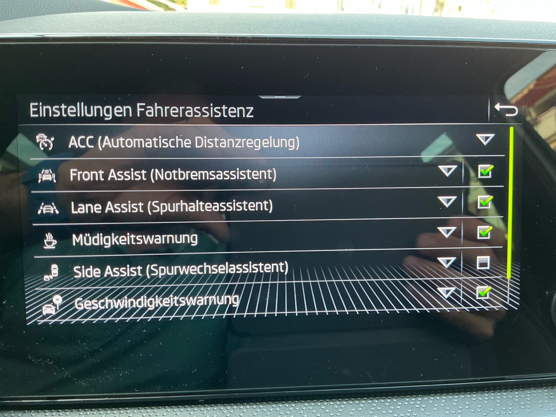 SKODA Kamiq Monte Carlo *** PANORAMADACH & ANHÄNGERKUPPLUNG ***-image-17