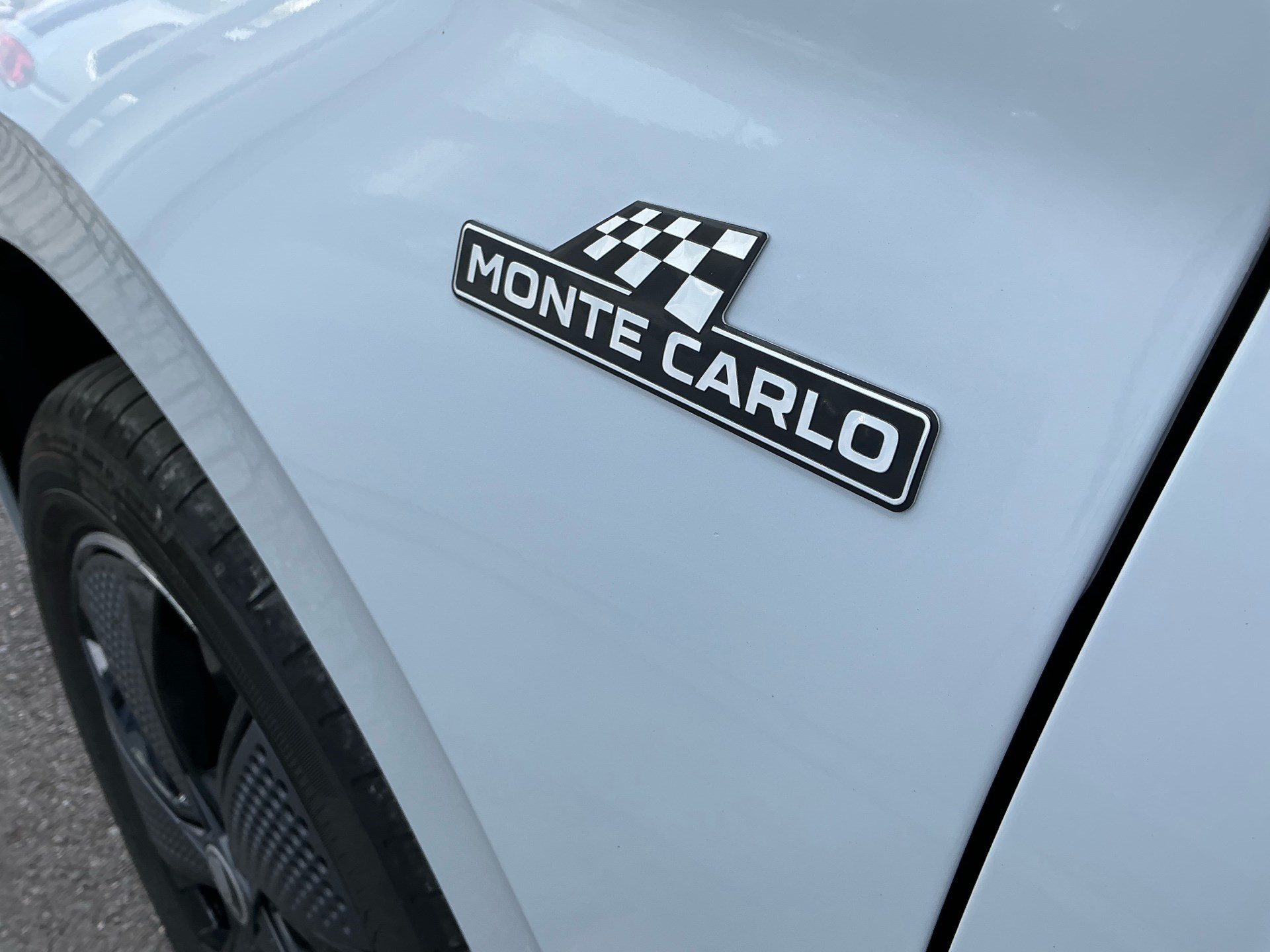 SKODA Kamiq Monte Carlo *** PANORAMADACH & ANHÄNGERKUPPLUNG ***-image-28