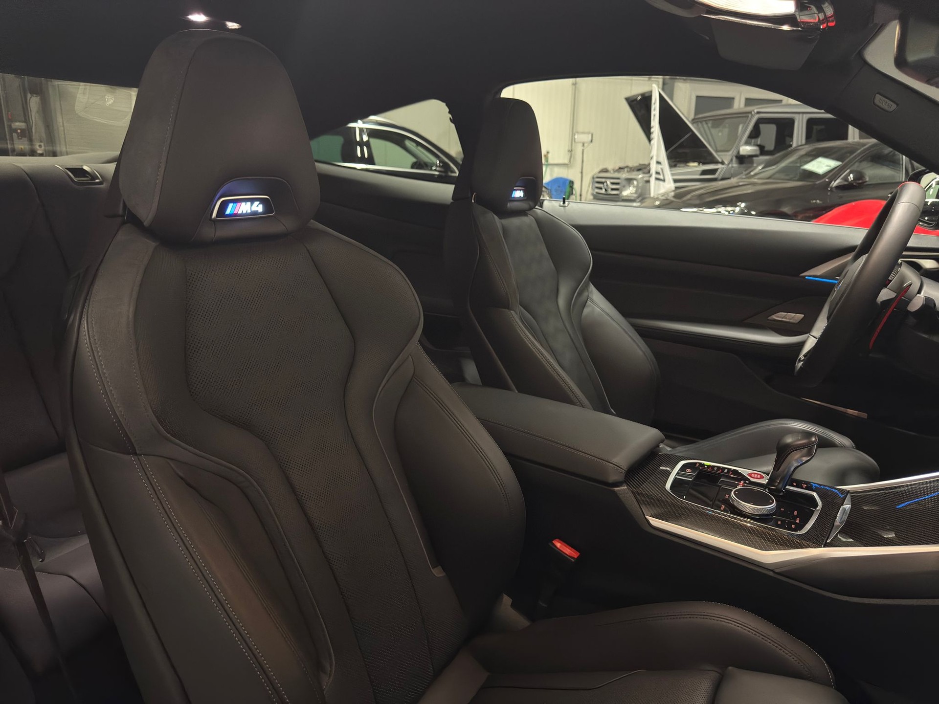 BMW M4 Competition xDrive Coupé LCI-image-9