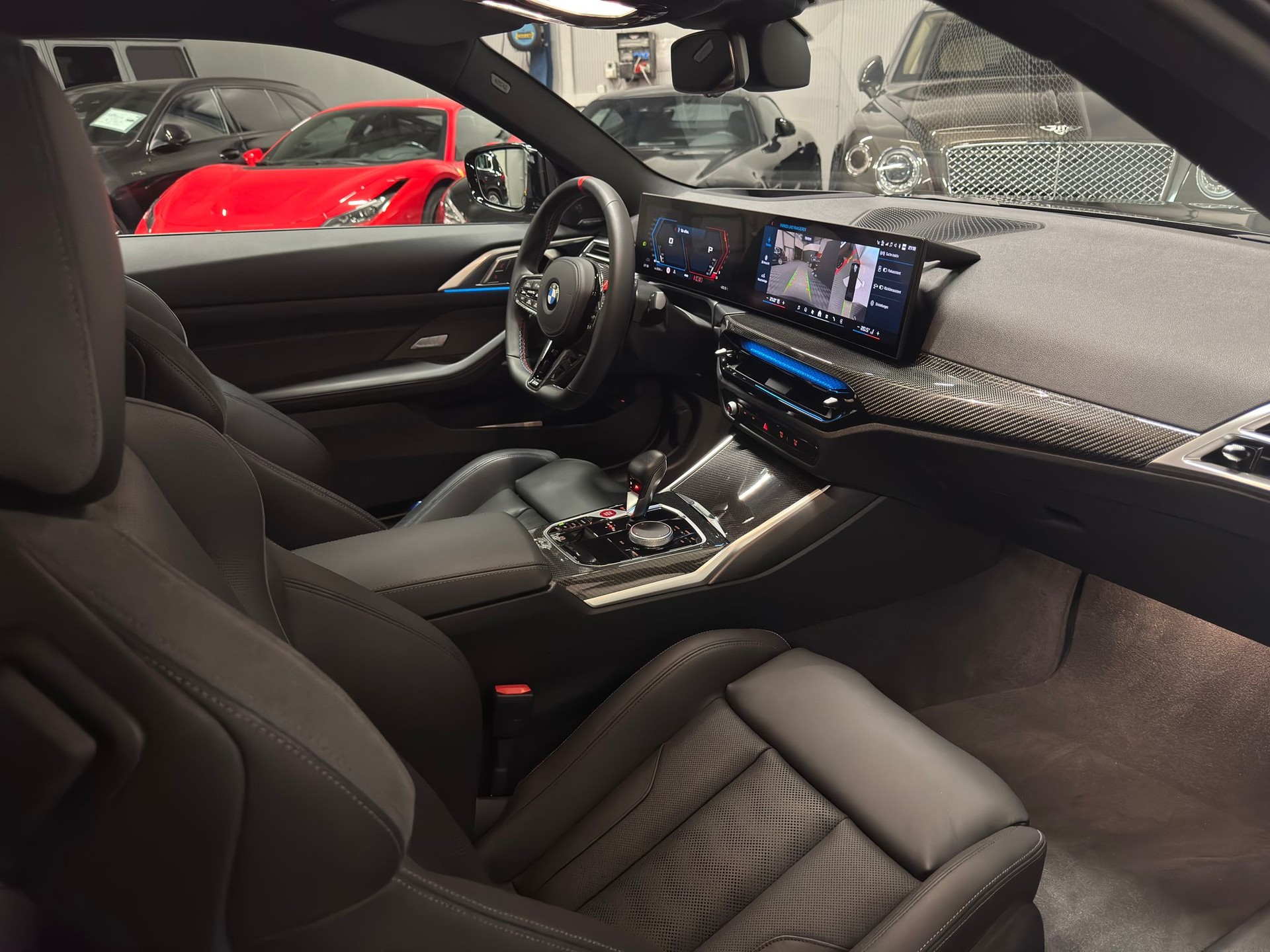BMW M4 Competition xDrive Coupé LCI-image-8