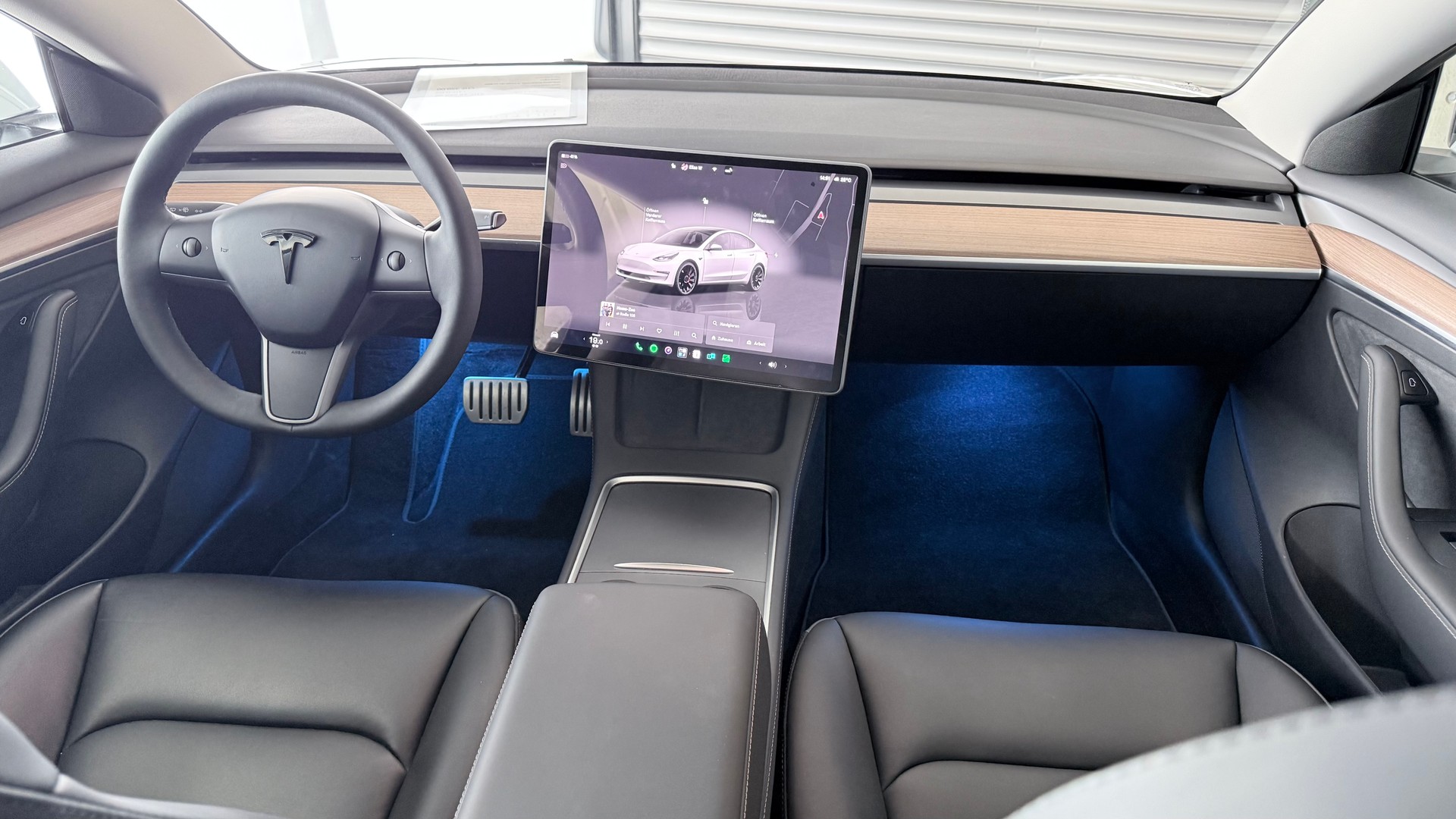 TESLA Model 3 Performance D-image-5