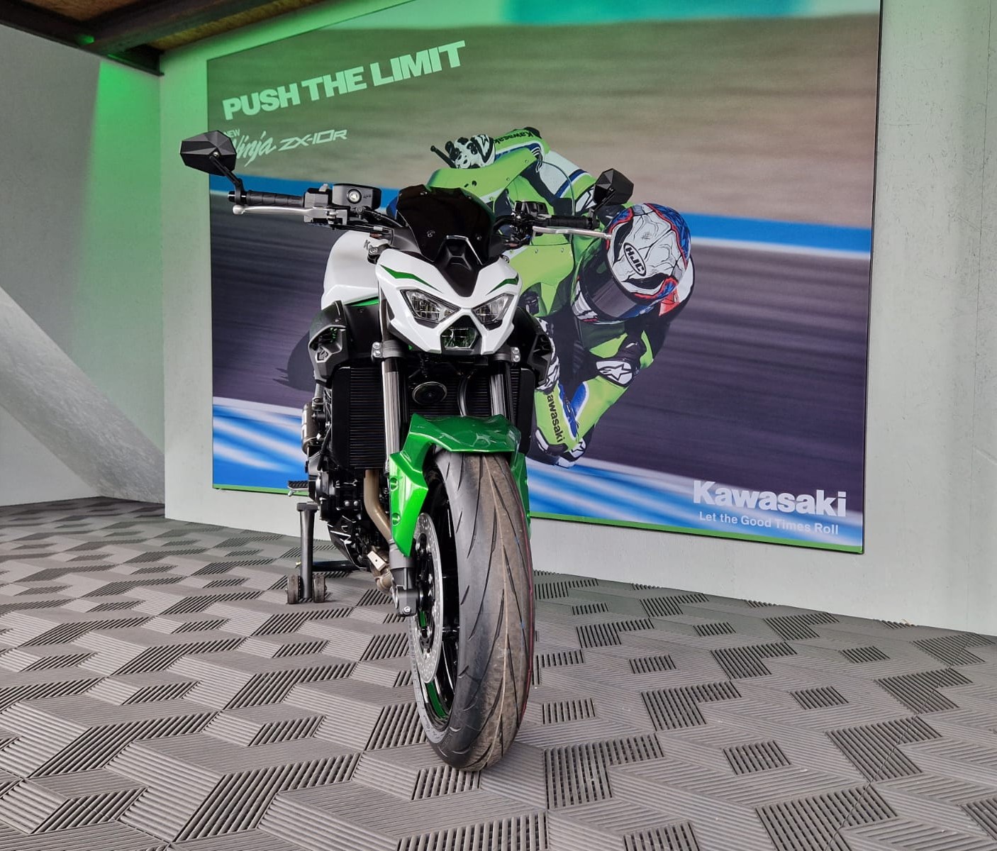 KAWASAKI Z 900 (35kW) MY 2027-image-3