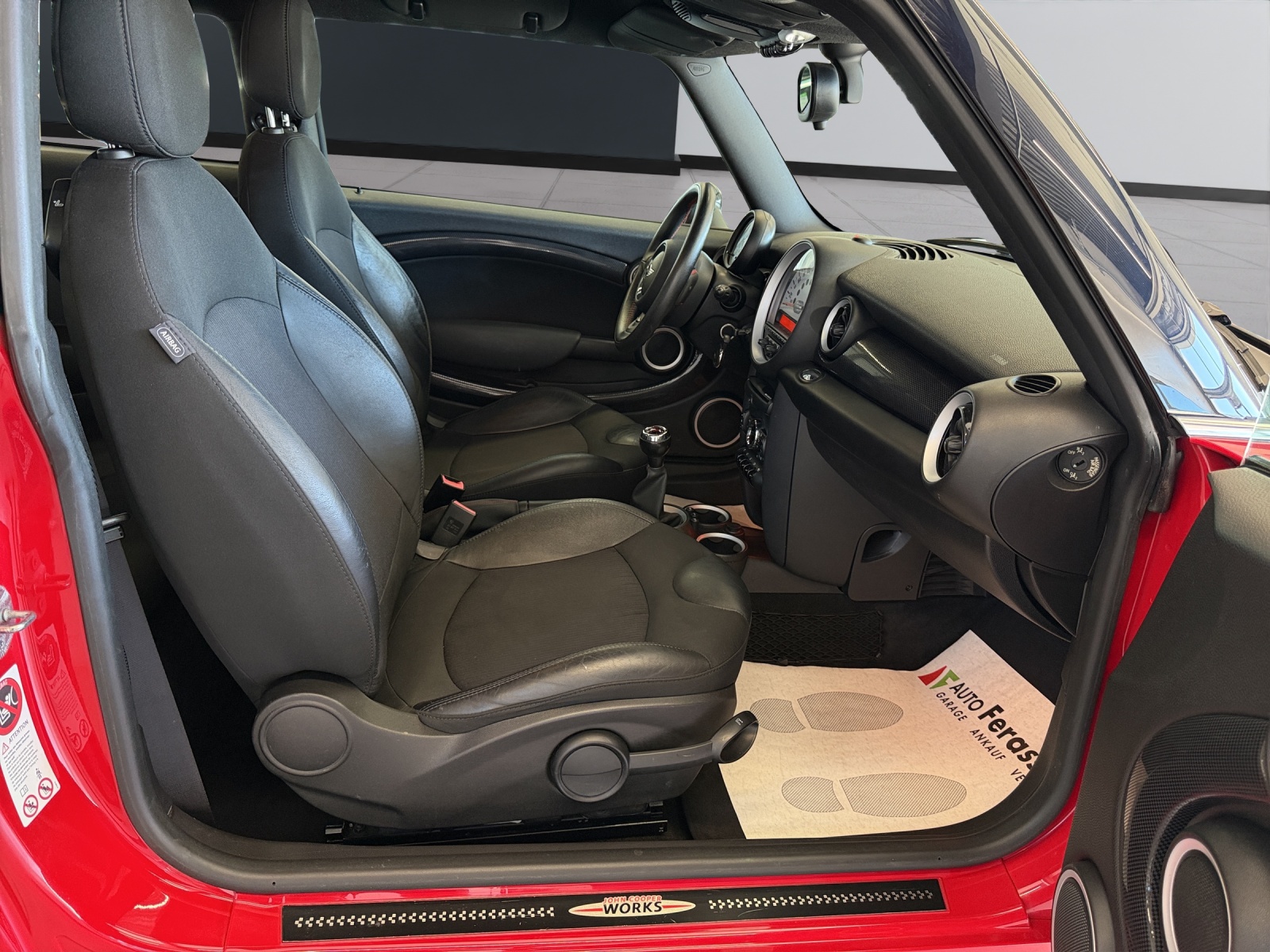 MINI Cooper S John Cooper Works-image-23