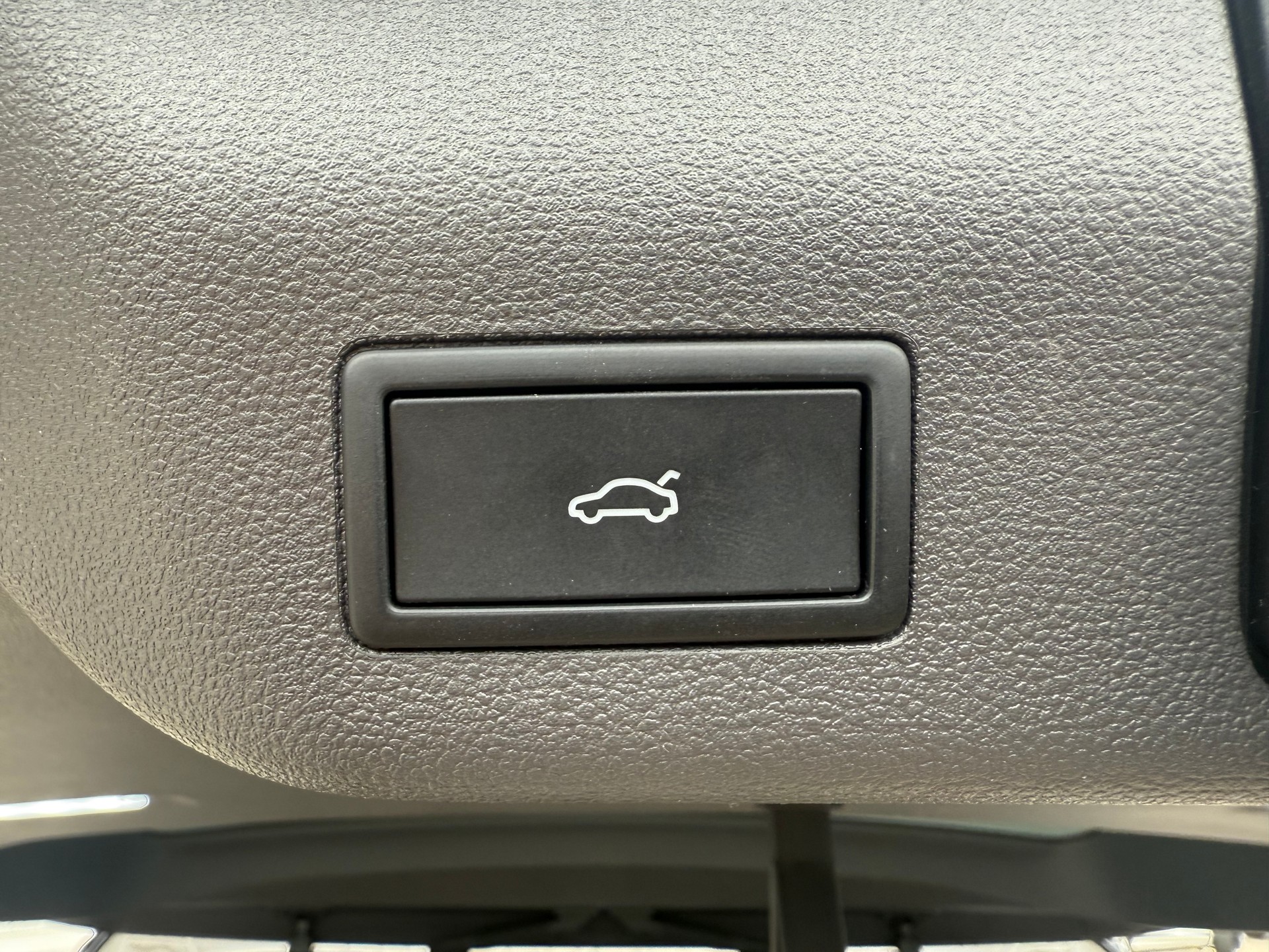 VW Multivan kurz 2.0 TDI Life Edition DSG Navigationssystem Volkswagen original 7 PLÄTZER-image-8