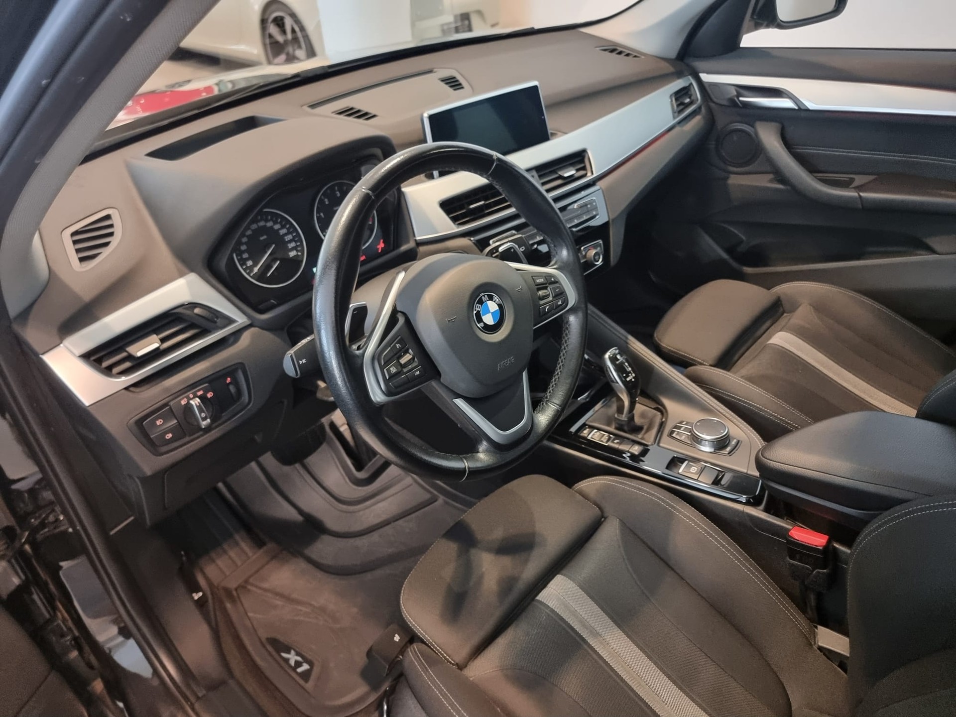 BMW X1 xDrive 20d Sport Line Allrad-image-7