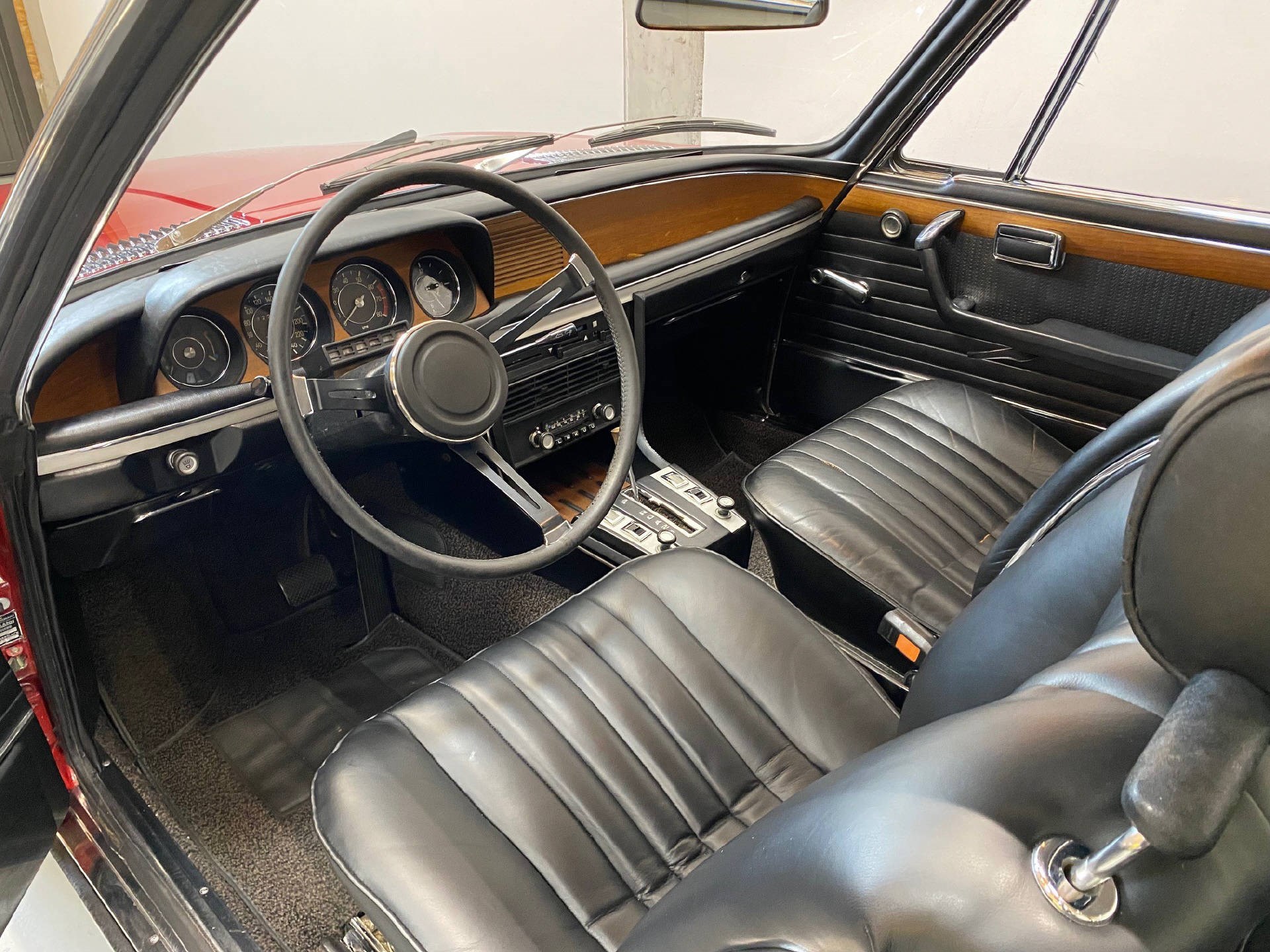 BMW 2800 CS A-image-2