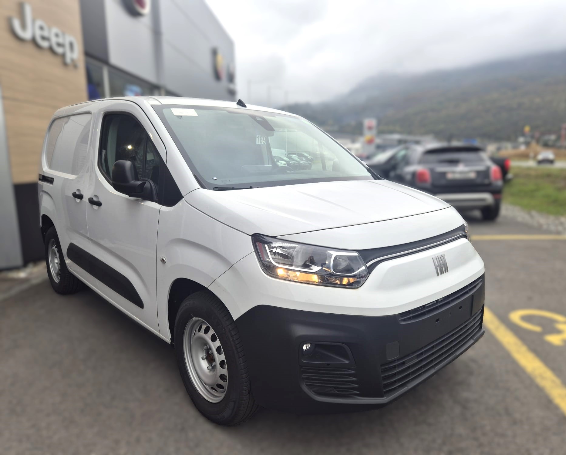 FIAT E-Doblo L2 50kWh 753kg Swiss Edition-image-4
