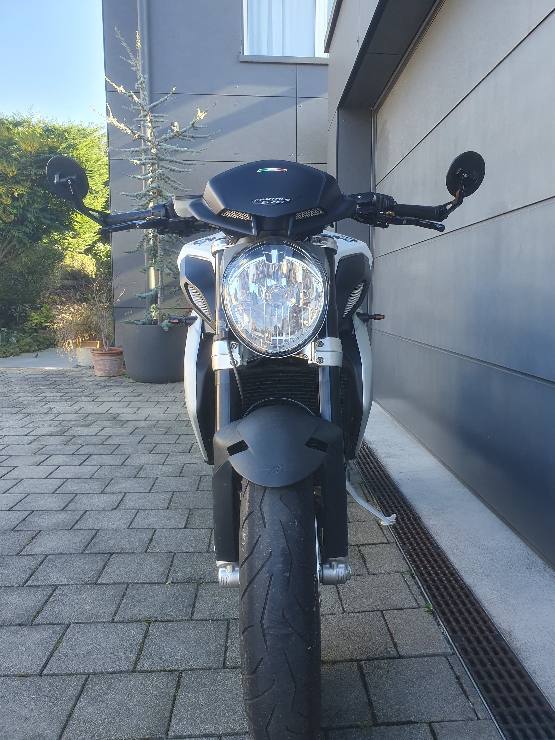 MV AGUSTA B3 Brutale 675-image-2
