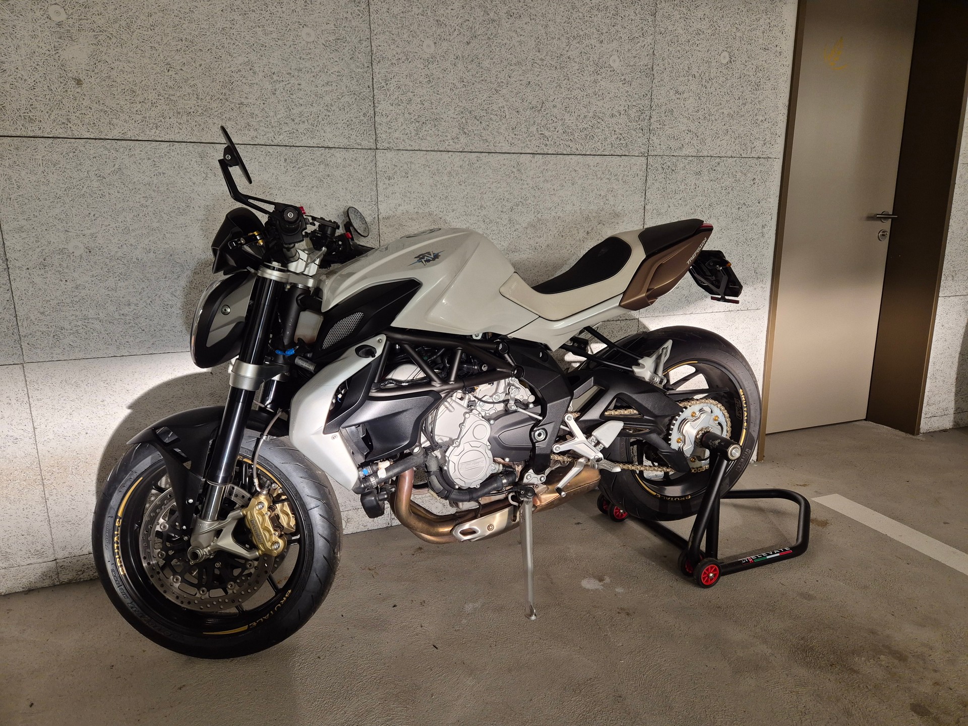 MV AGUSTA B3 Brutale 675-image-3