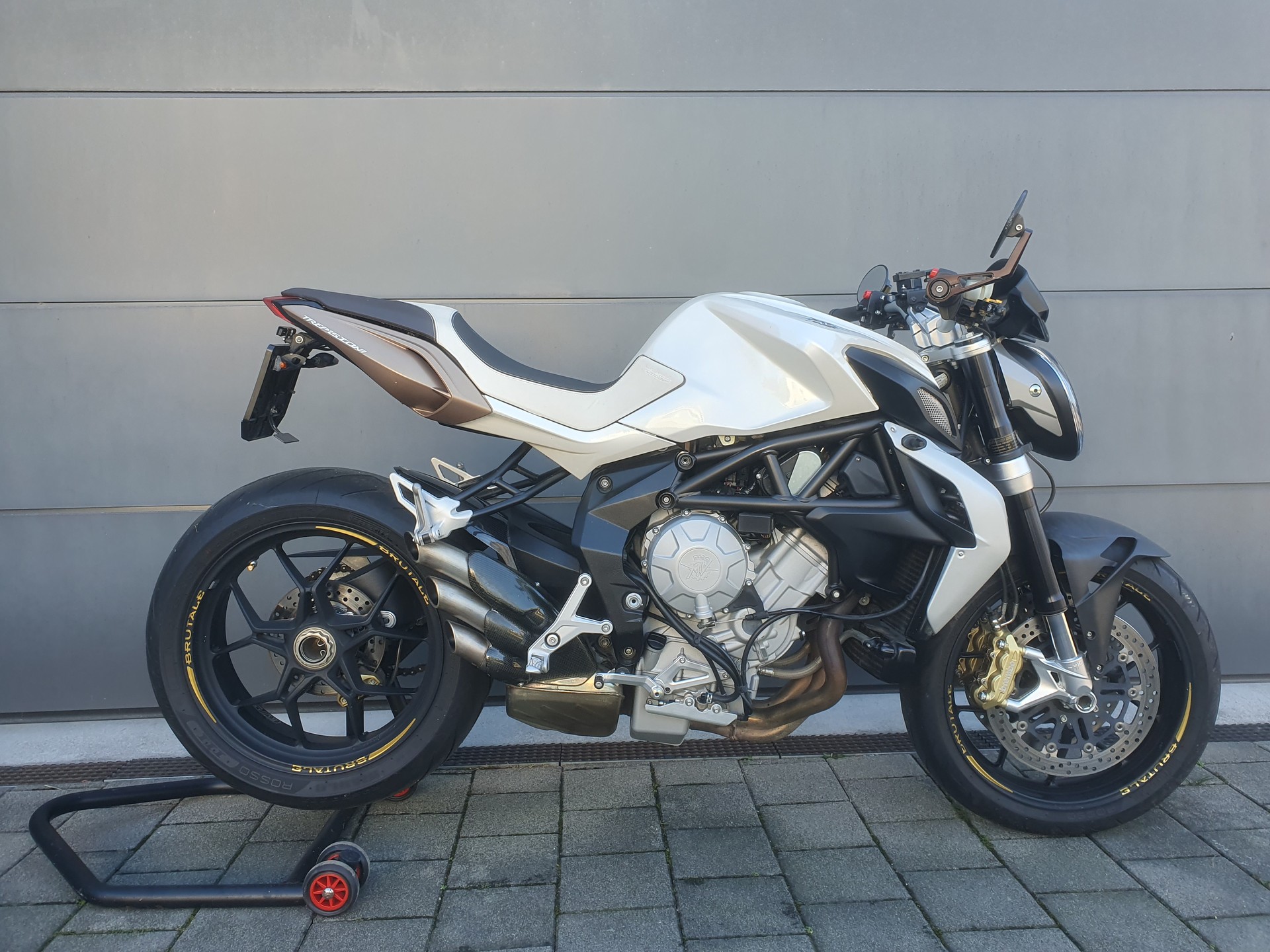 MV AGUSTA B3 Brutale 675-image-0