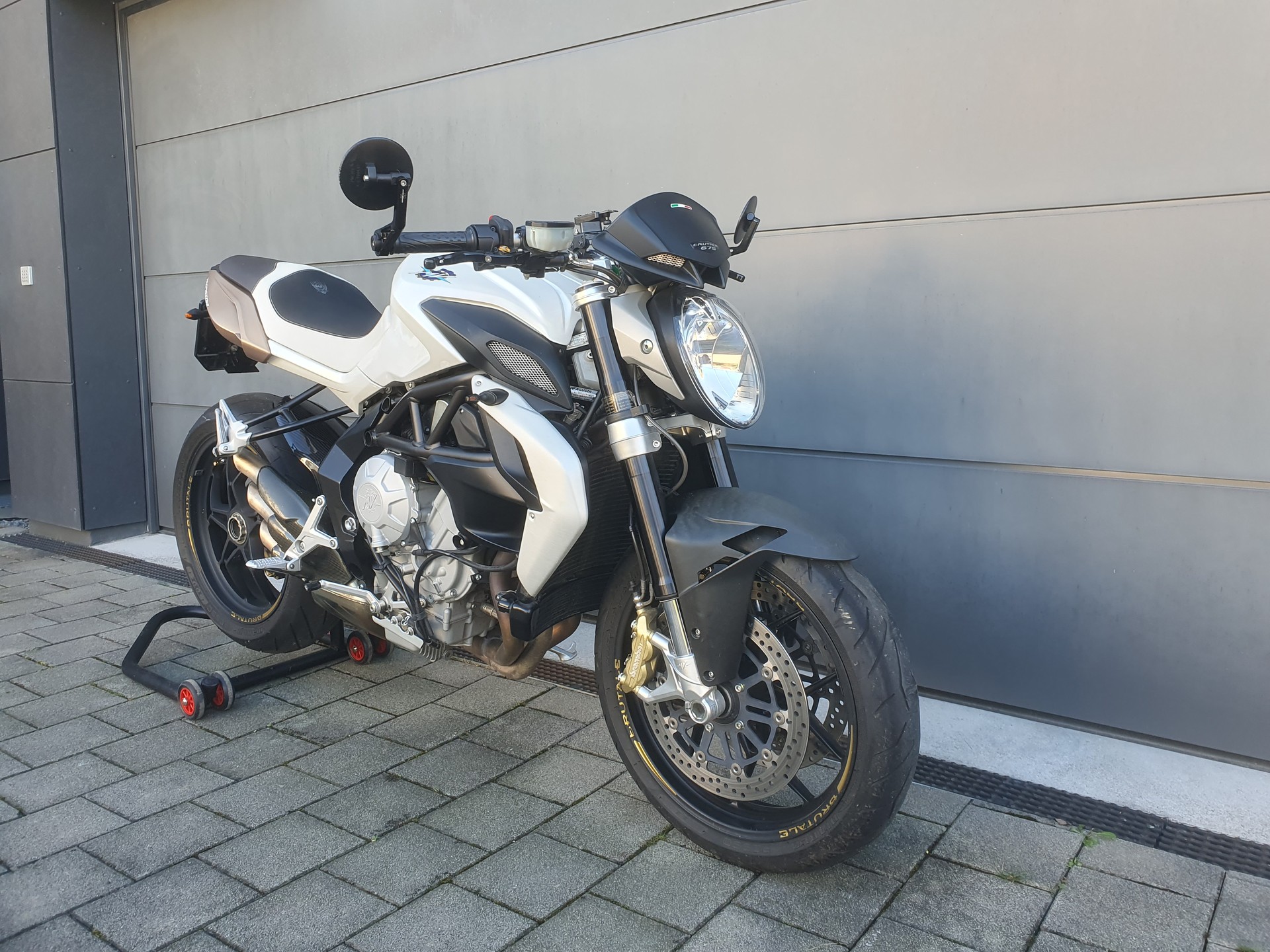 MV AGUSTA B3 Brutale 675-image-1