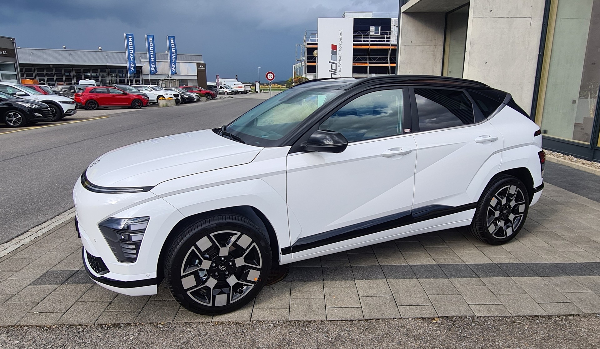 HYUNDAI Kona EV 65.4 kWh Vertex-image-7