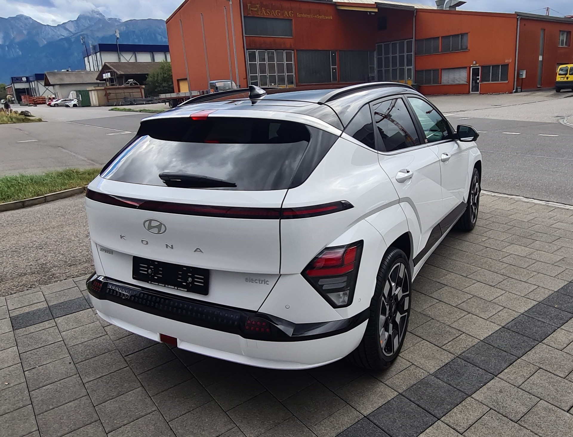 HYUNDAI Kona EV 65.4 kWh Vertex-image-4