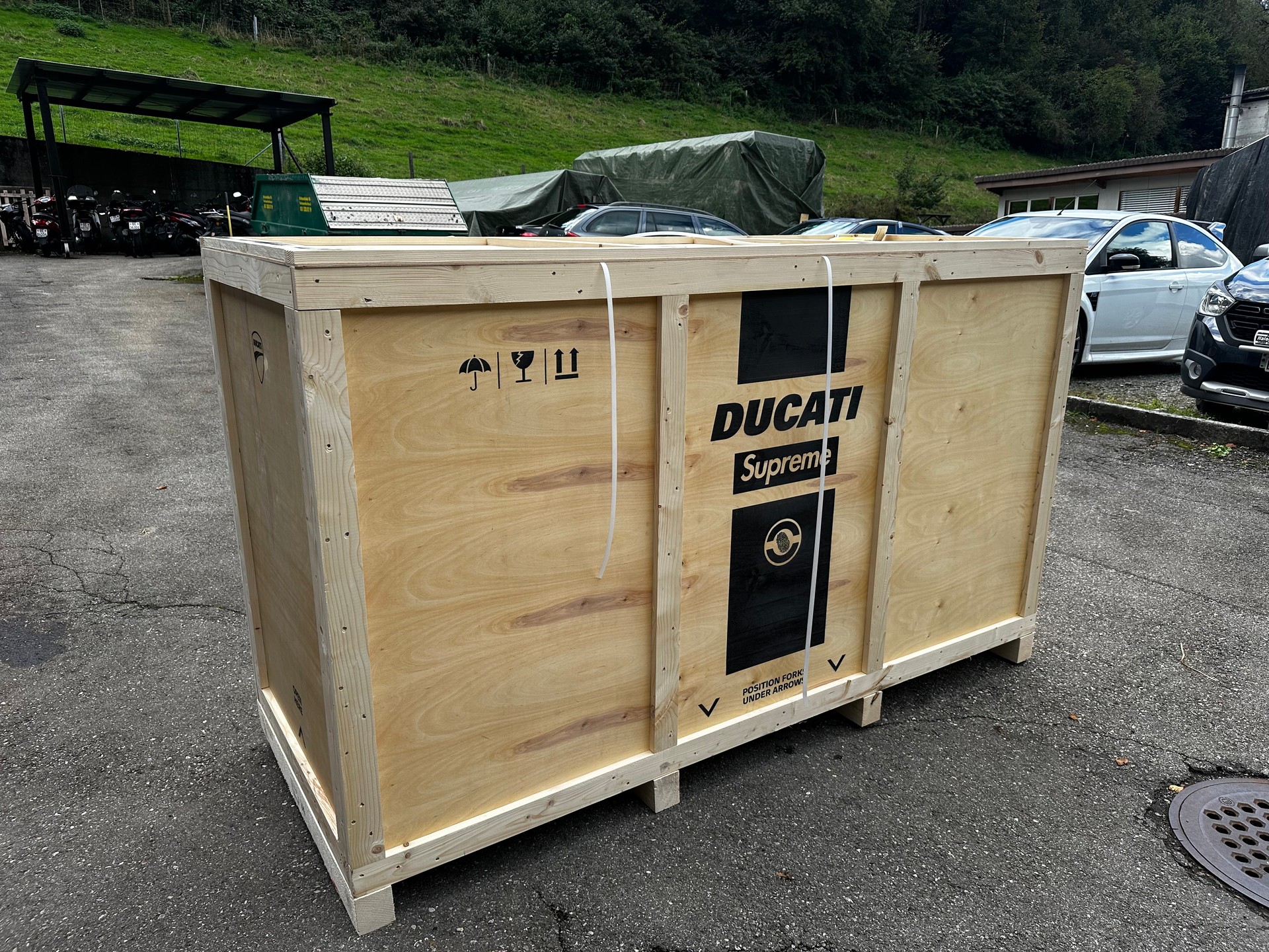 DUCATI Streetfighter V4 S Supreme Edition-image-14