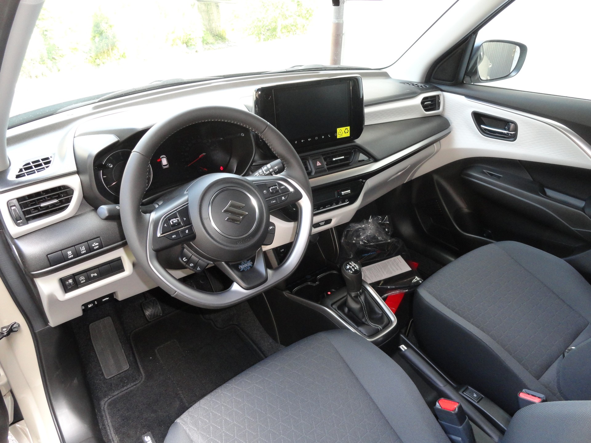 SUZUKI Swift 1.2 Tradizio Top Hybrid 4x4-image-4