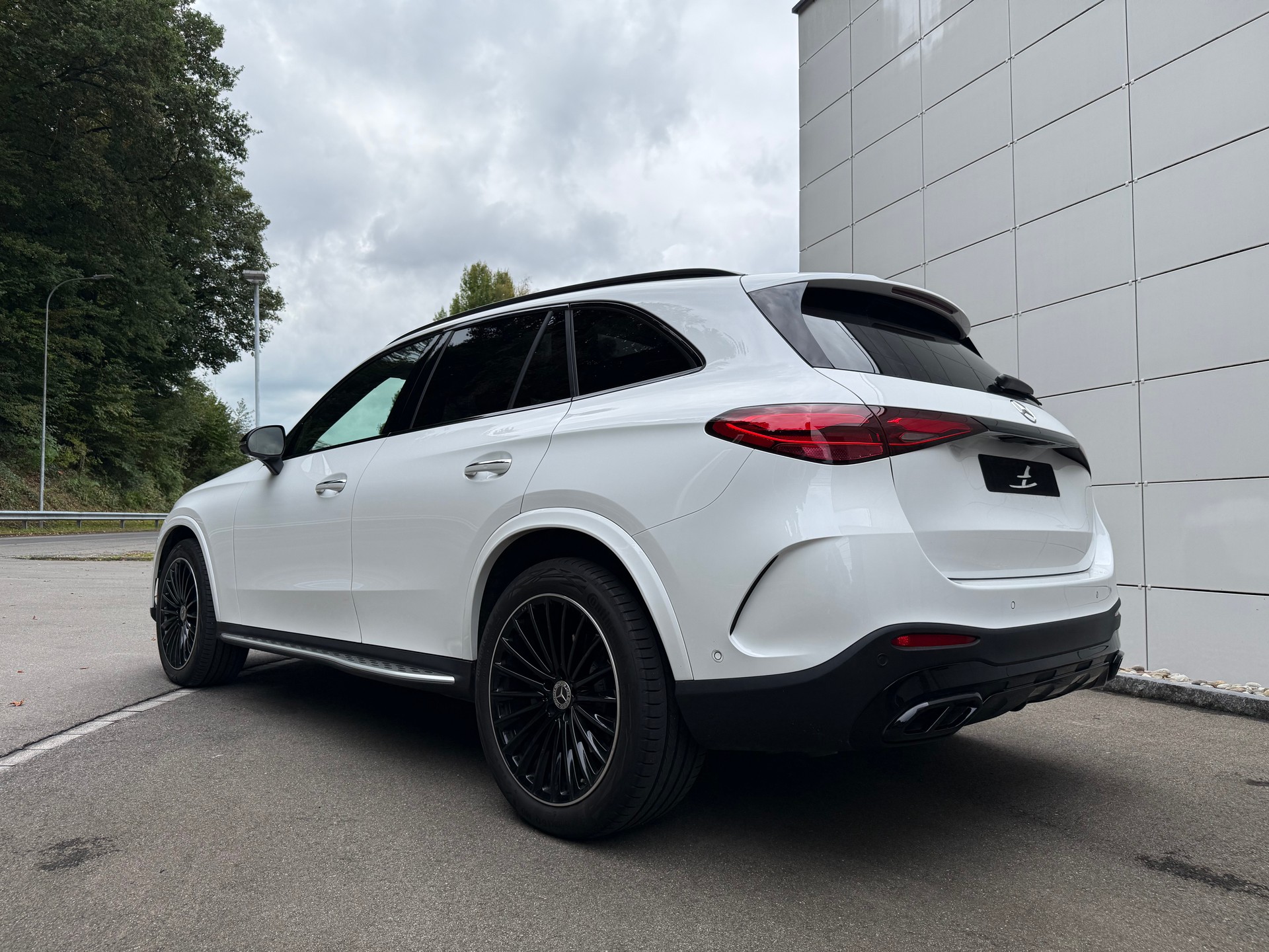 MERCEDES-BENZ GLC 220 d 4Matic 9G-Tronic AMG Line-showroom-element-2