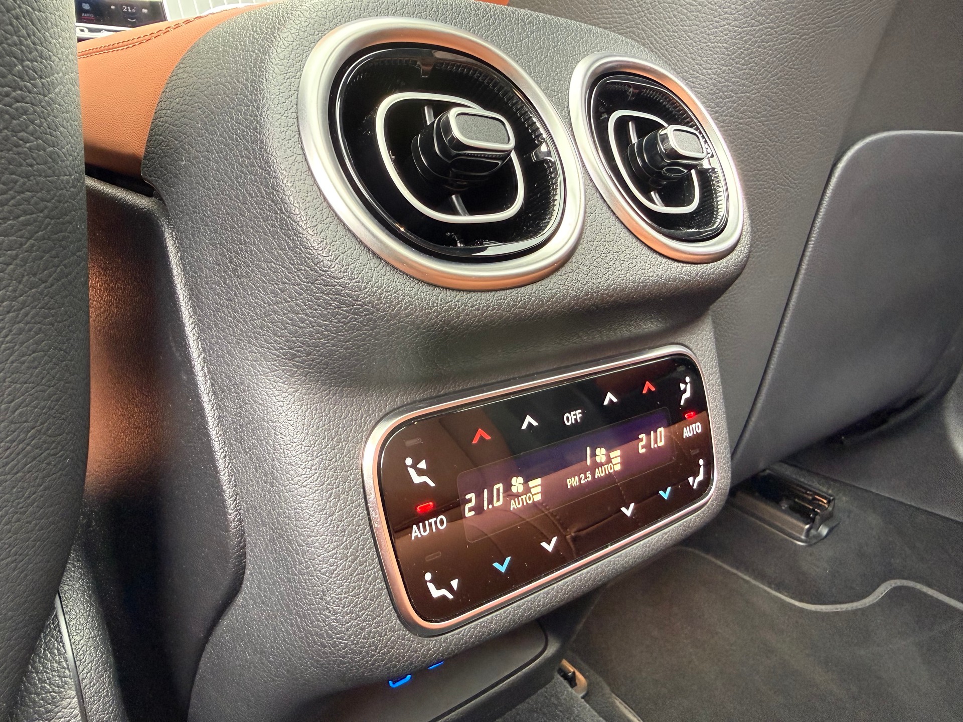MERCEDES-BENZ GLC 220 d 4Matic 9G-Tronic AMG Line-image-14