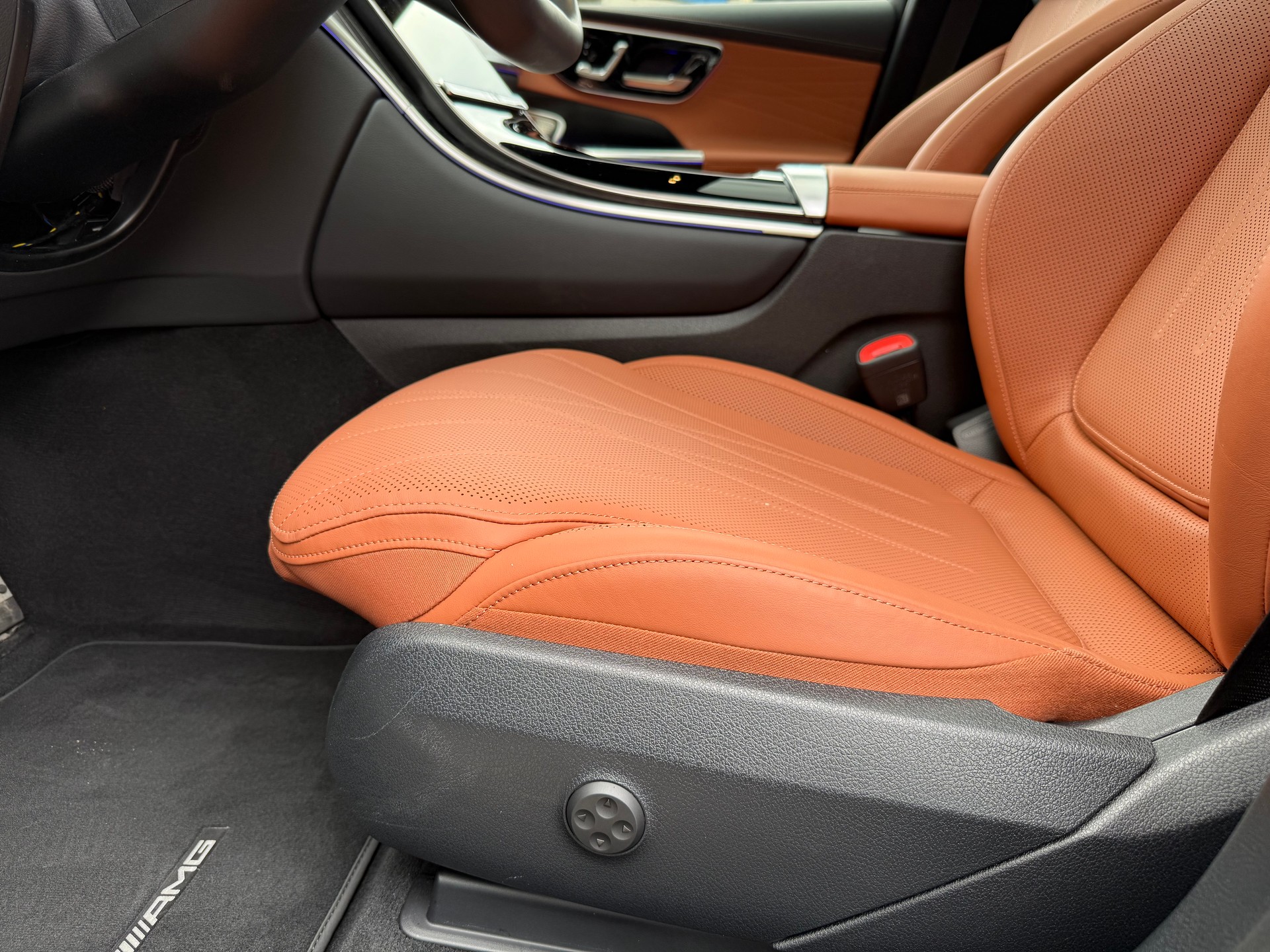 MERCEDES-BENZ GLC 220 d 4Matic 9G-Tronic AMG Line-image-8