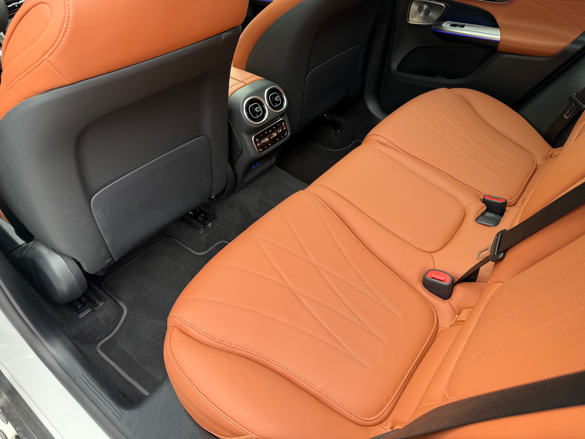 MERCEDES-BENZ GLC 220 d 4Matic 9G-Tronic AMG Line-image-11