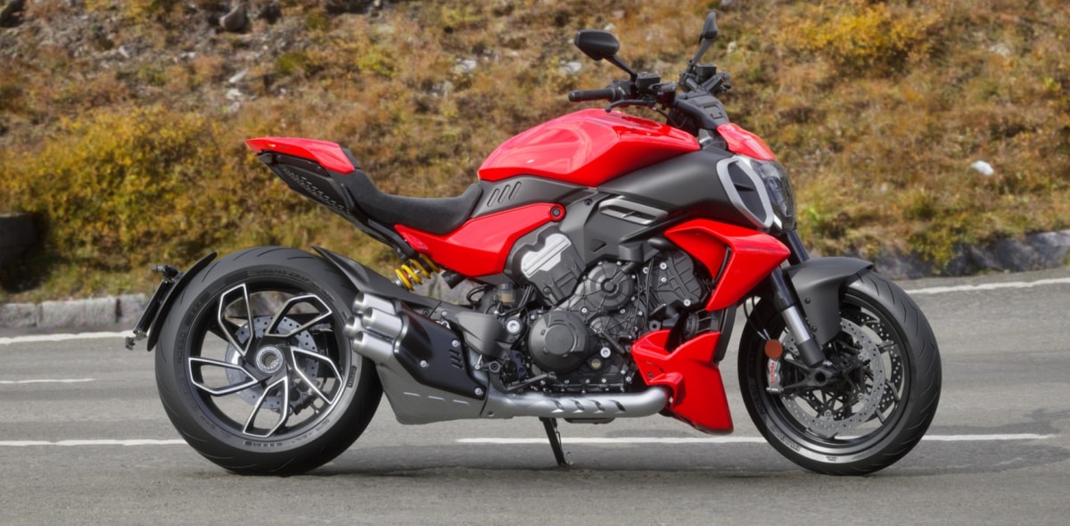 DUCATI Diavel V4-image-1