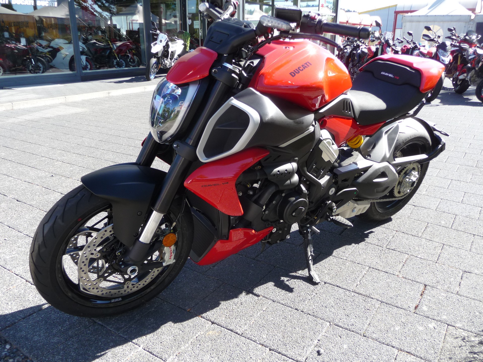 DUCATI Diavel V4-image-3