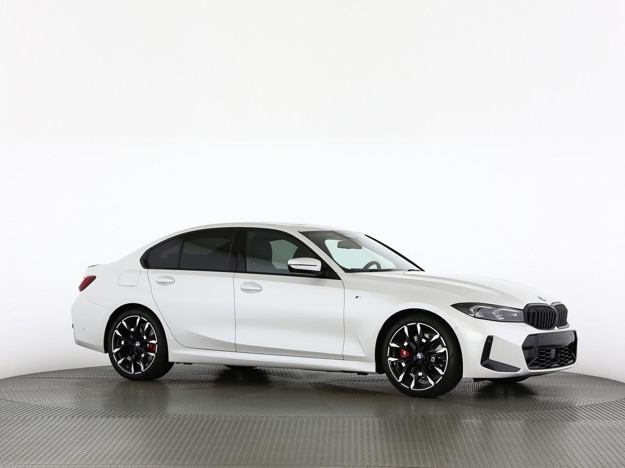 BMW 320 xDrive 48V d Steptronic M Sport Pro-image-11