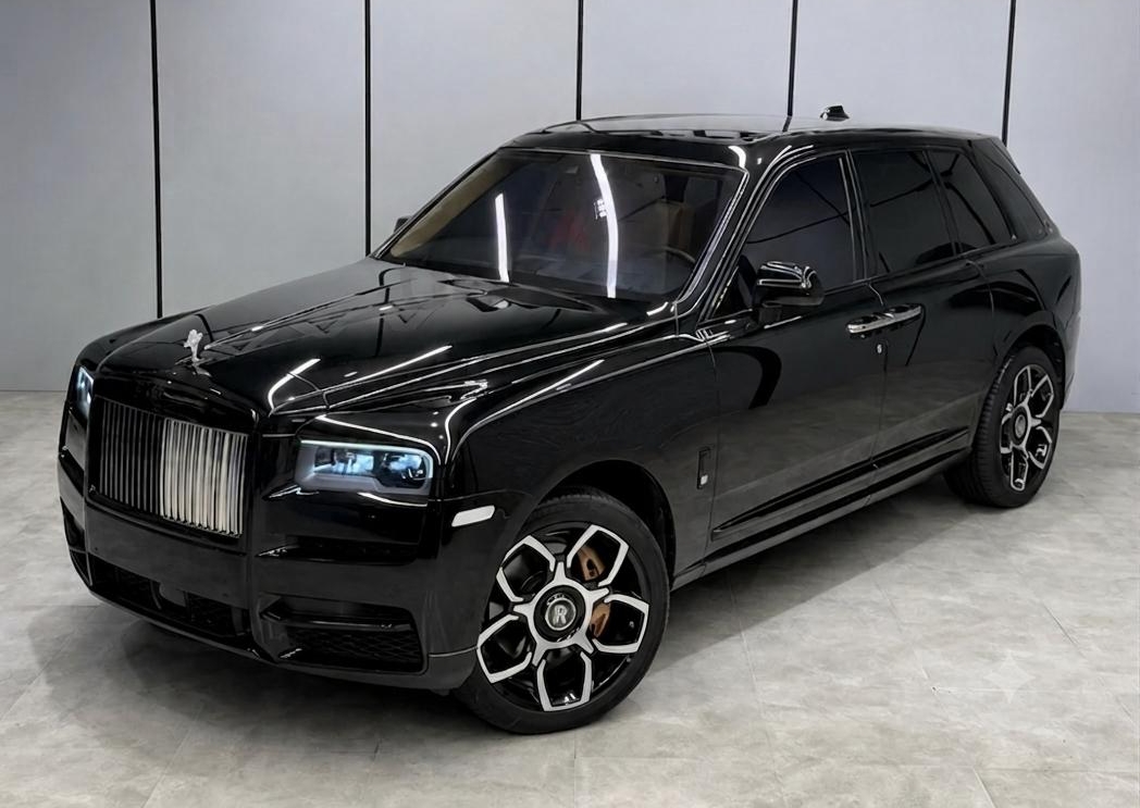 ROLLS-ROYCE Cullinan 6.7 V12-showroom-element-1