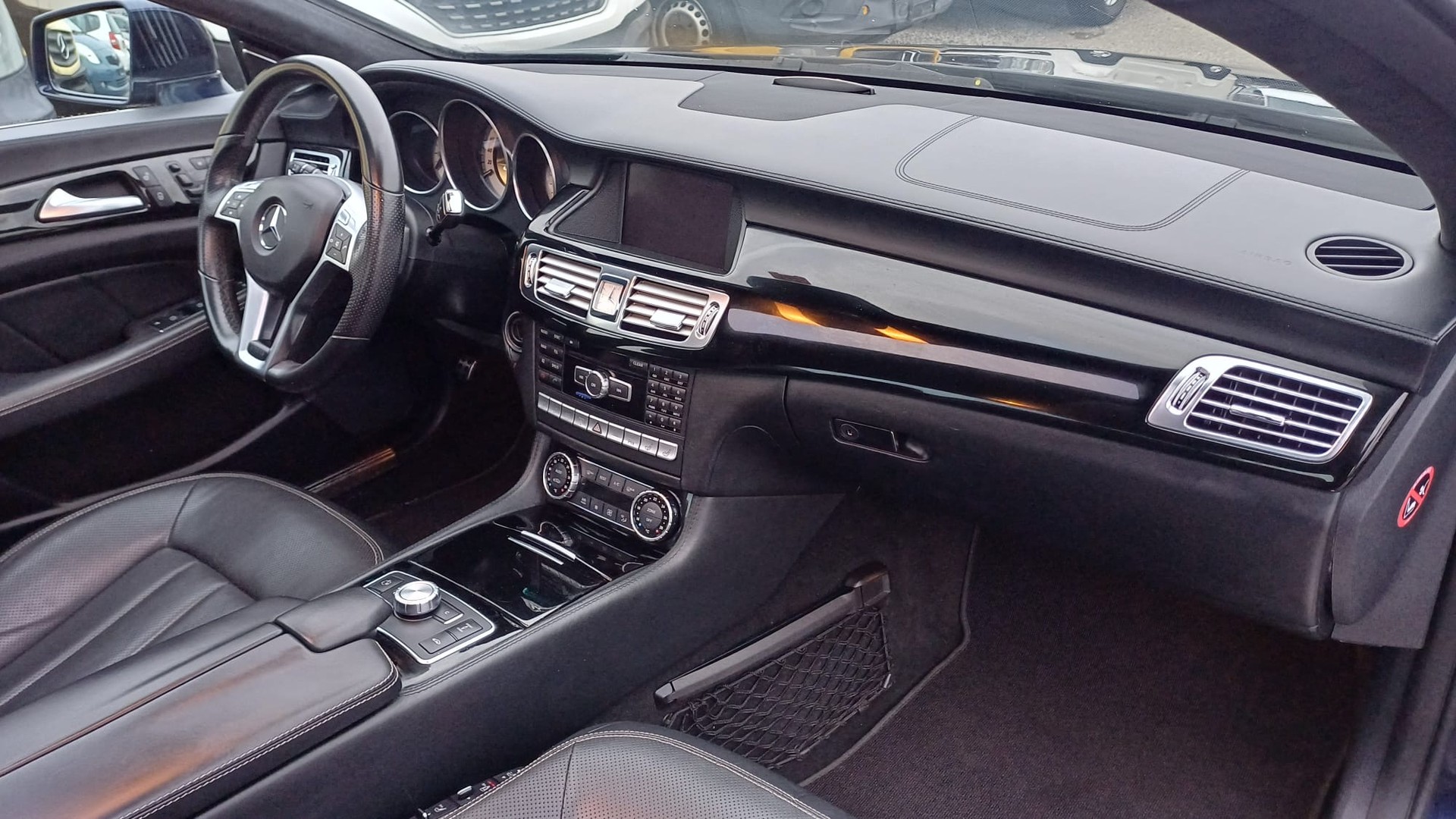 MERCEDES-BENZ CLS 500 4Matic 7G-Tronic-image-10