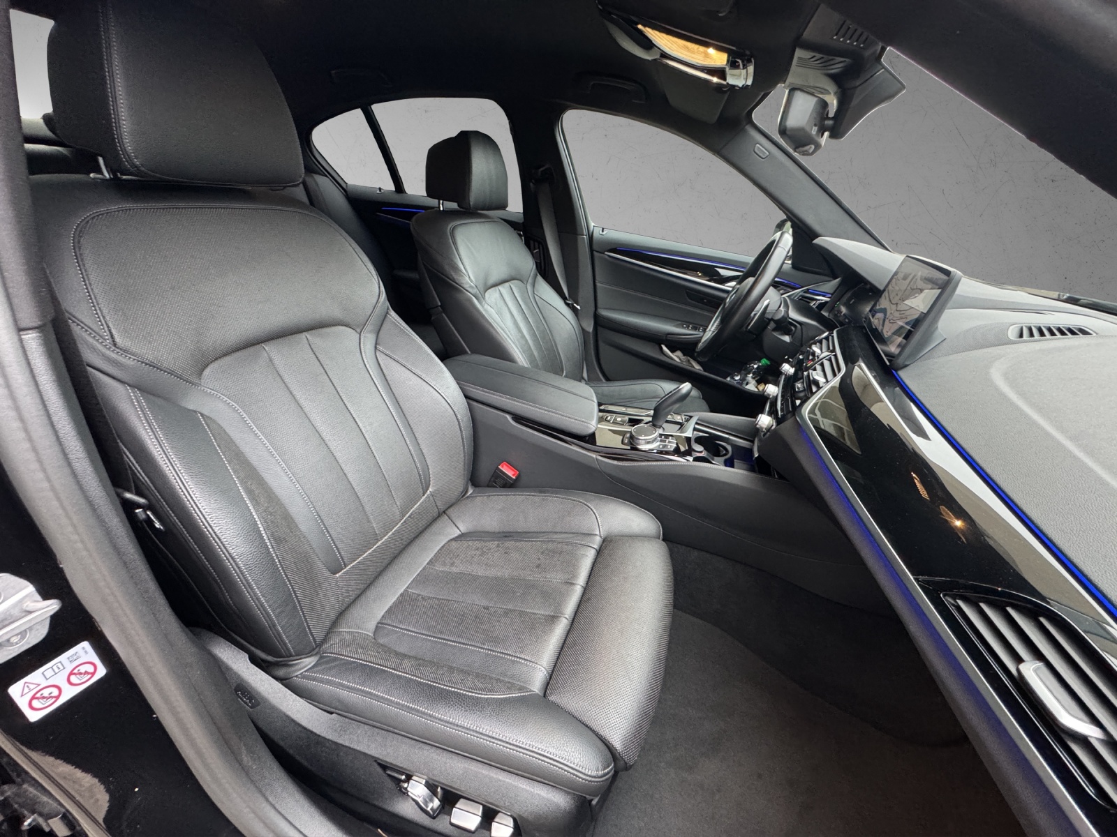 BMW 540d xDrive 48V M Sport Steptronic-image-11