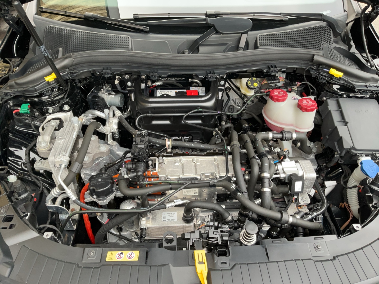 MERCEDES-BENZ EQA 250 AMG Line AMG Line-image-13