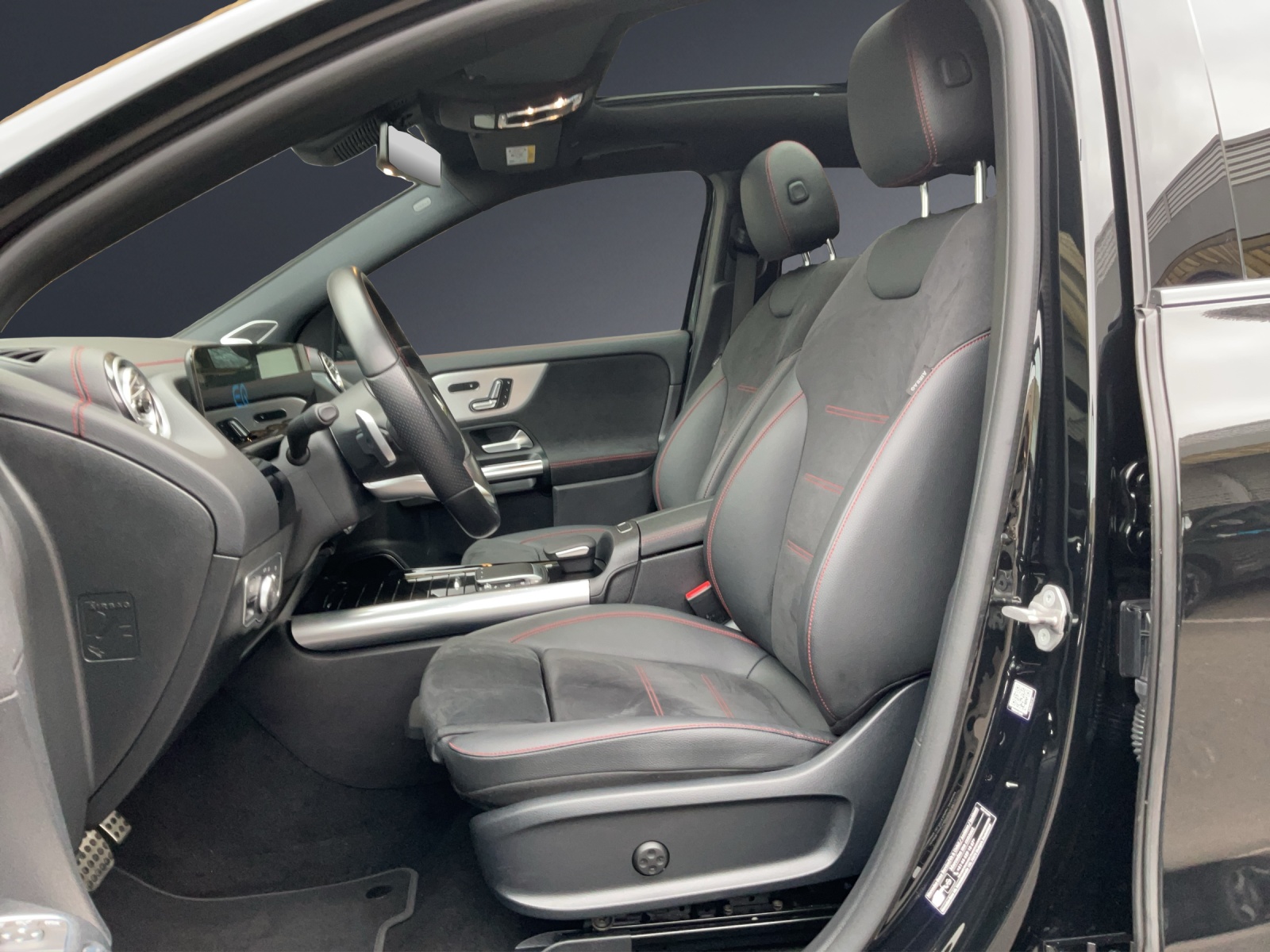 MERCEDES-BENZ EQA 250 AMG Line AMG Line-image-6
