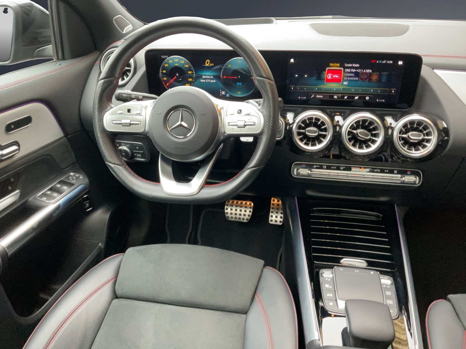 MERCEDES-BENZ EQA 250 AMG Line AMG Line-image-9