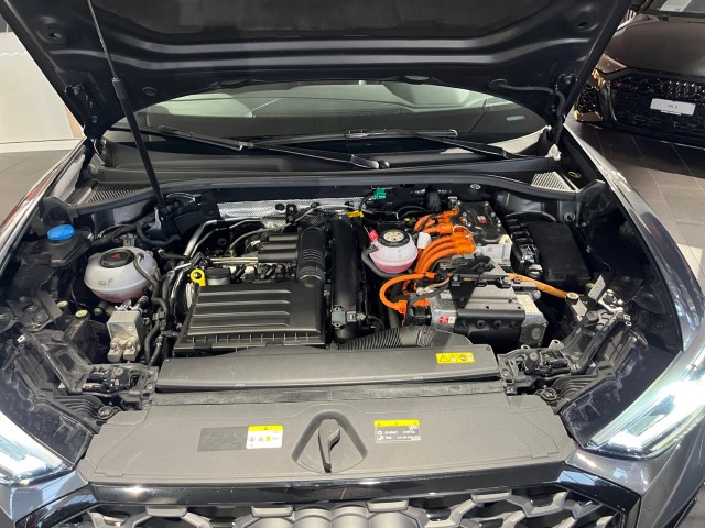 AUDI Q3 Sportback 45 TFSI e S line Attraction S-tronic-image-19