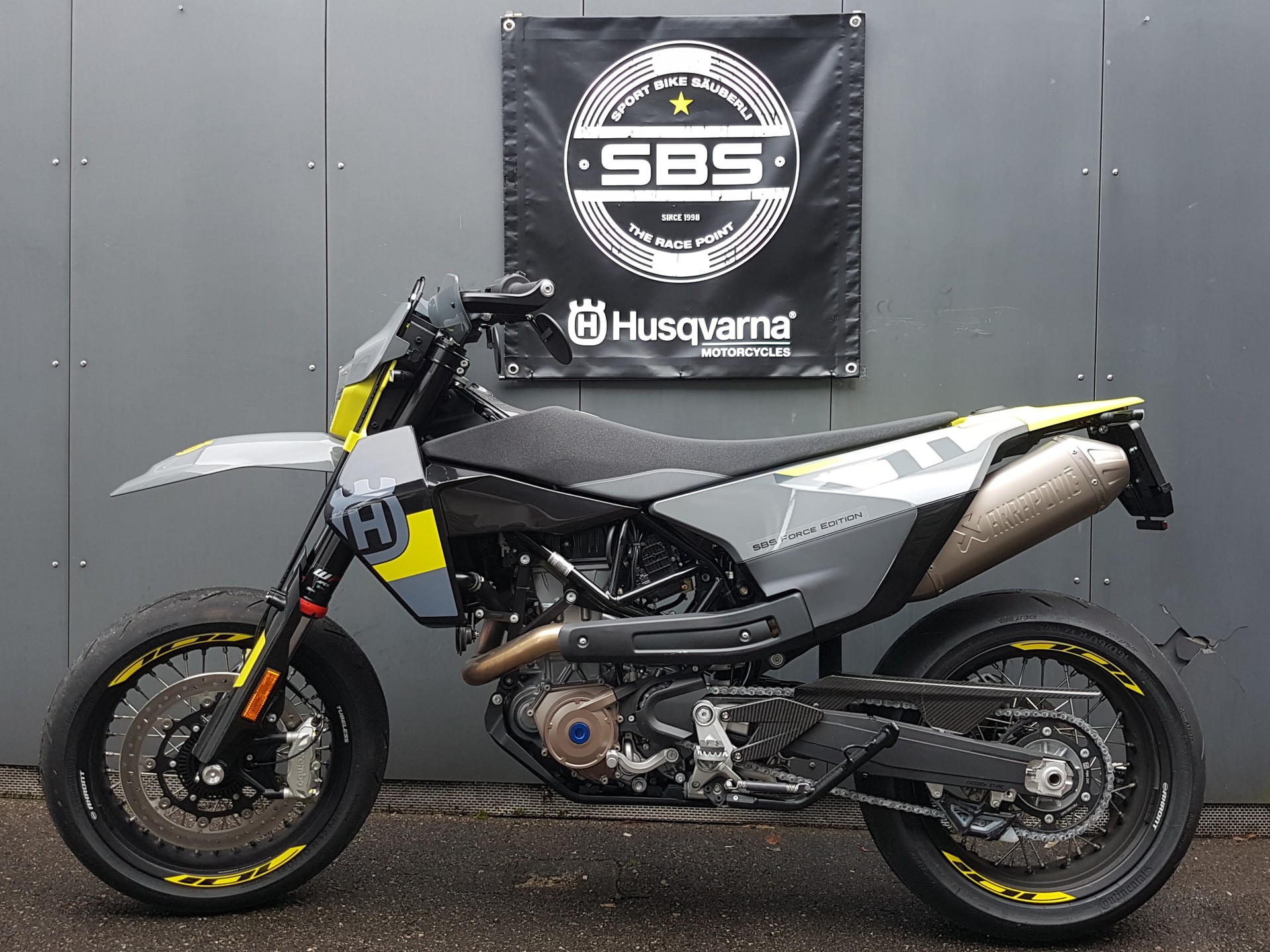 HUSQVARNA 701 Supermoto-image-0