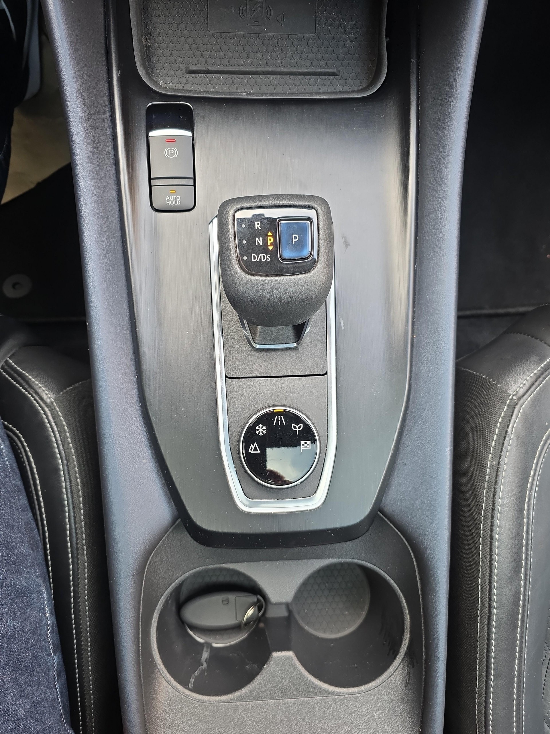 NISSAN Qashqai 1.3 DIG-T MHEV Tekna+ Xtronic 4x4-image-19