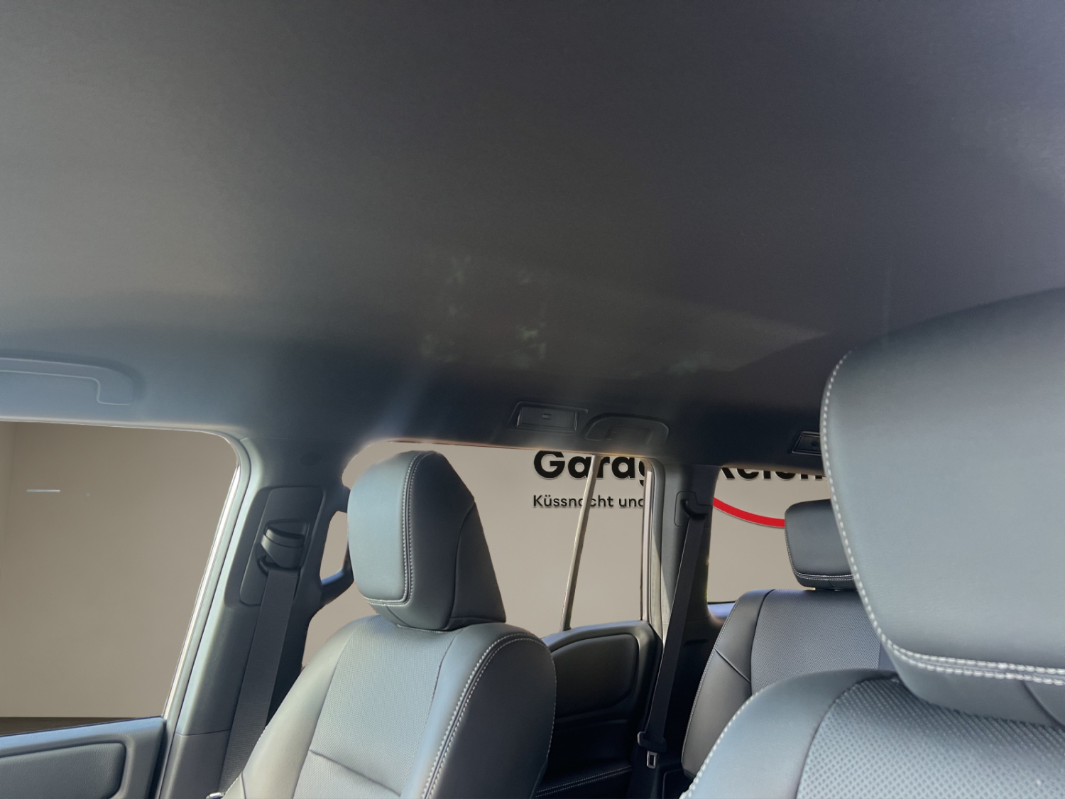 TOYOTA Land Cruiser 2.8 D Style-image-9