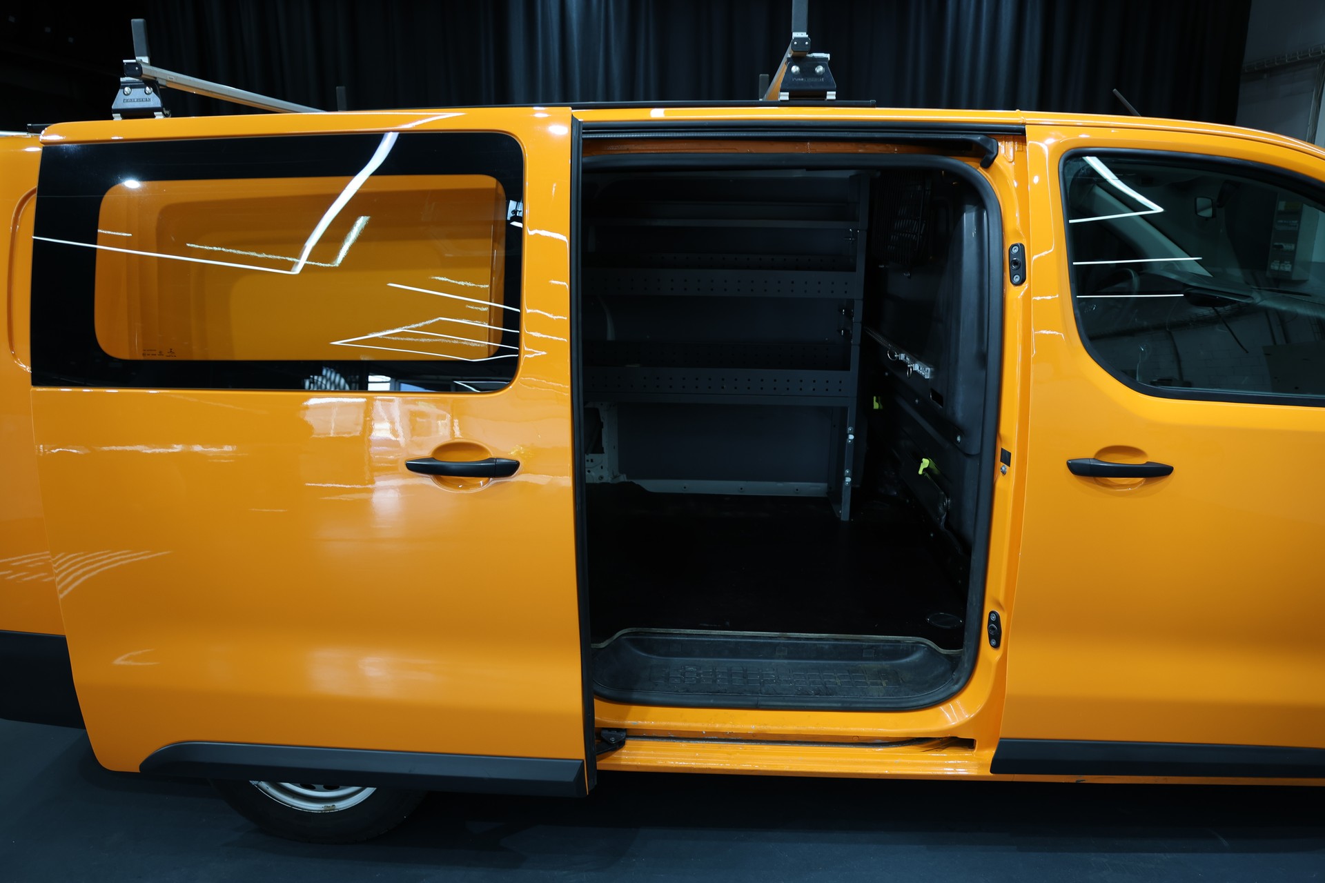 TOYOTA Proace 2.0D Panel Van L2 Terra A-image-11