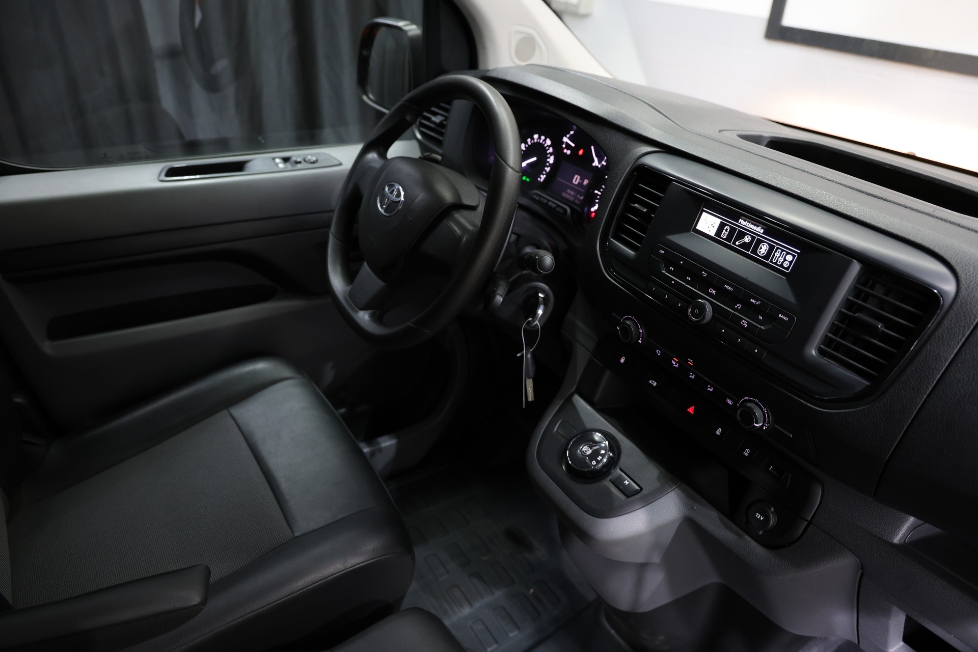 TOYOTA Proace 2.0D Panel Van L2 Terra A-image-13