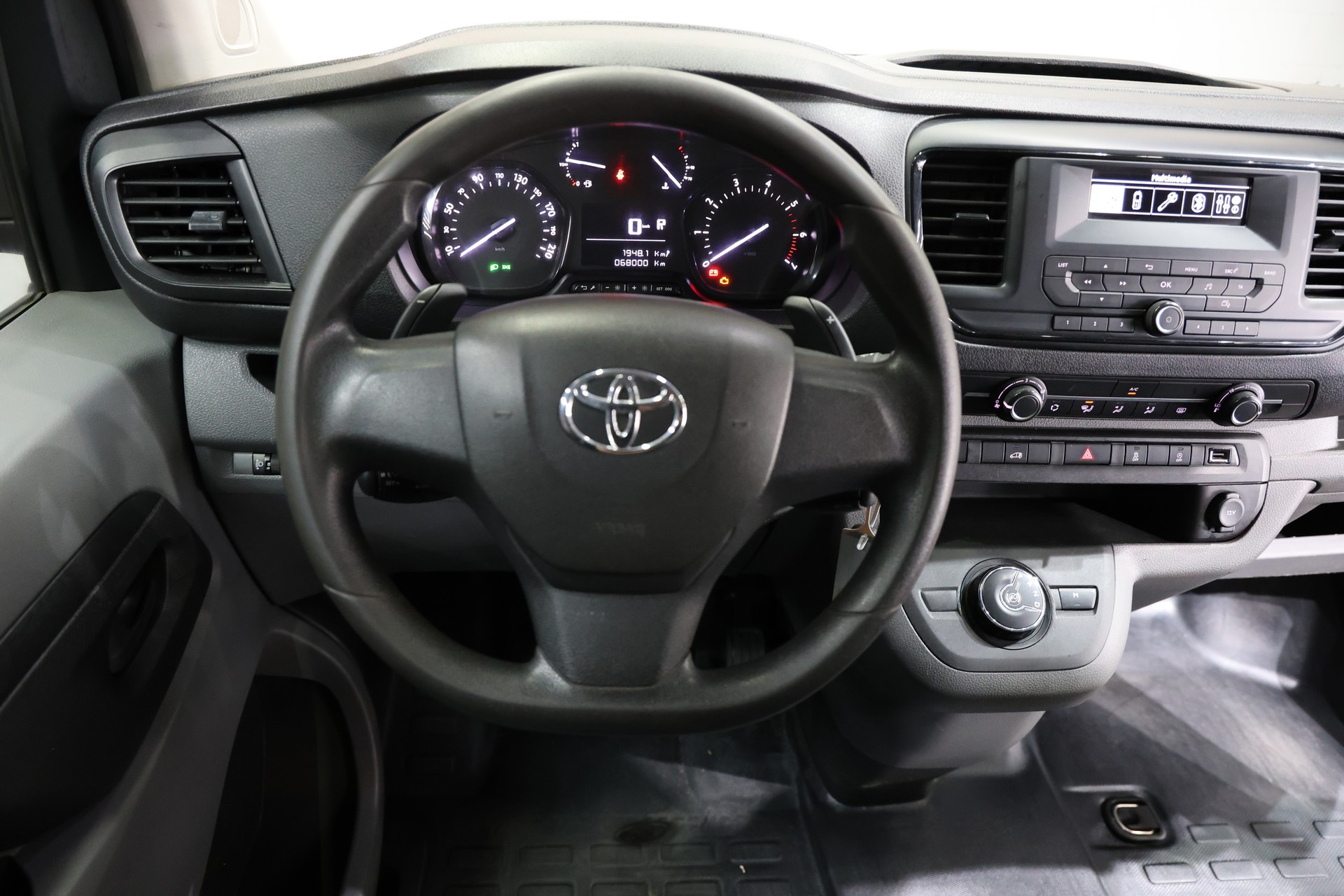 TOYOTA Proace 2.0D Panel Van L2 Terra A-image-14
