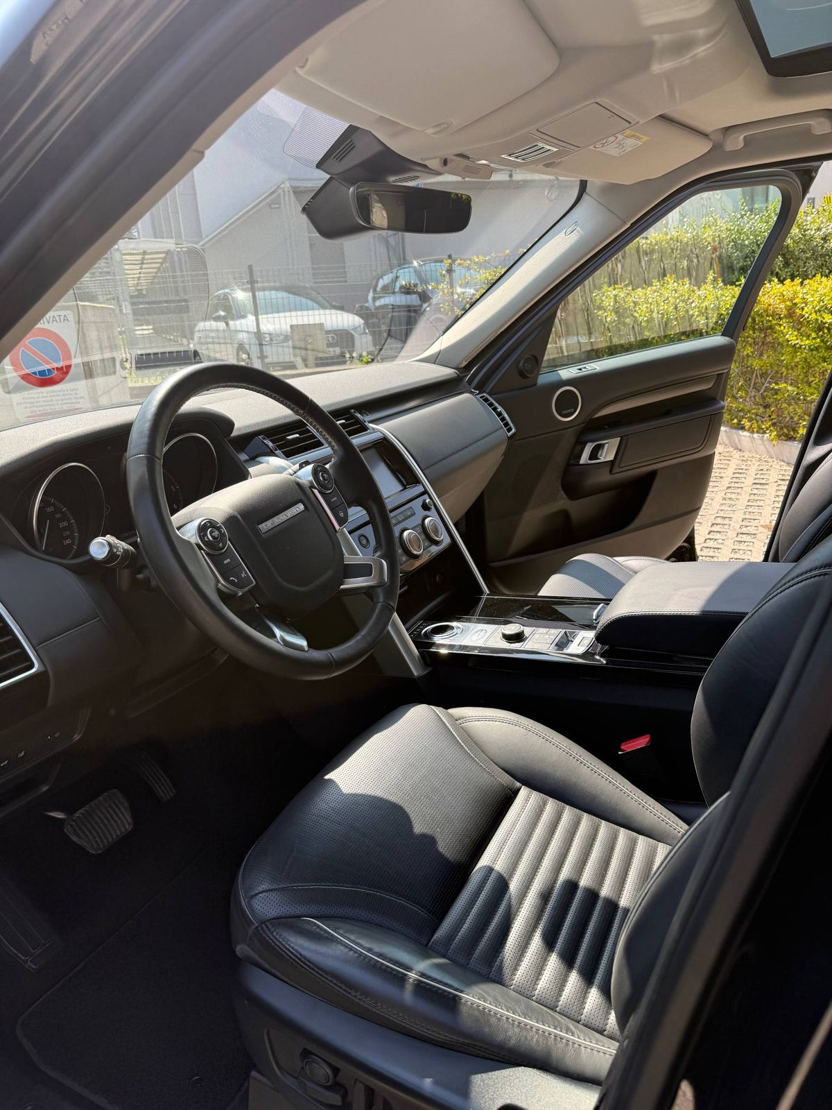 LAND ROVER Discovery 2.0 SD4 S Automatic-image-7