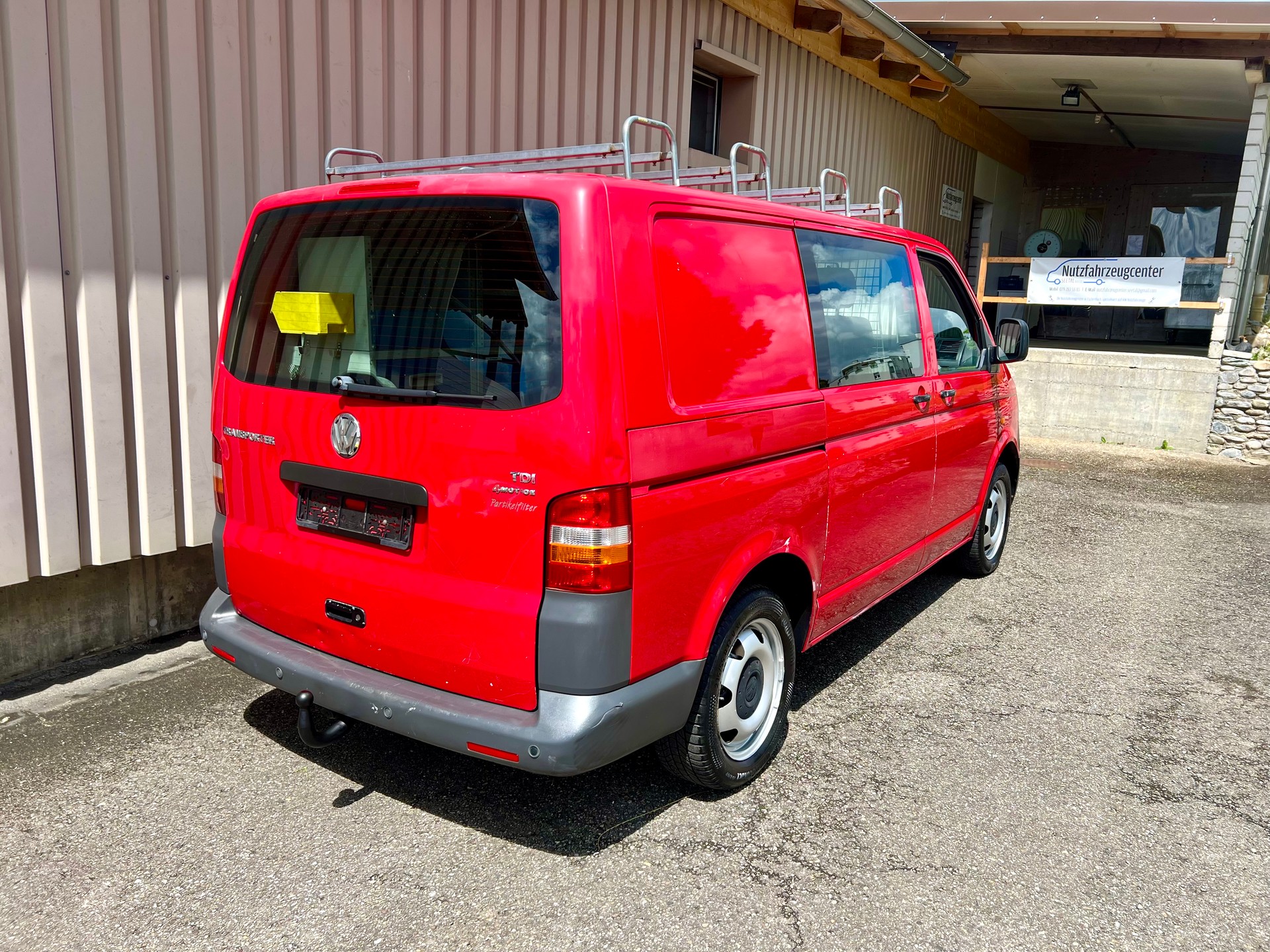 VW T5 2.5 TDI PD 4MOTION "rote Legende" by Nutzfahrzeugcenter Seetal-image-4