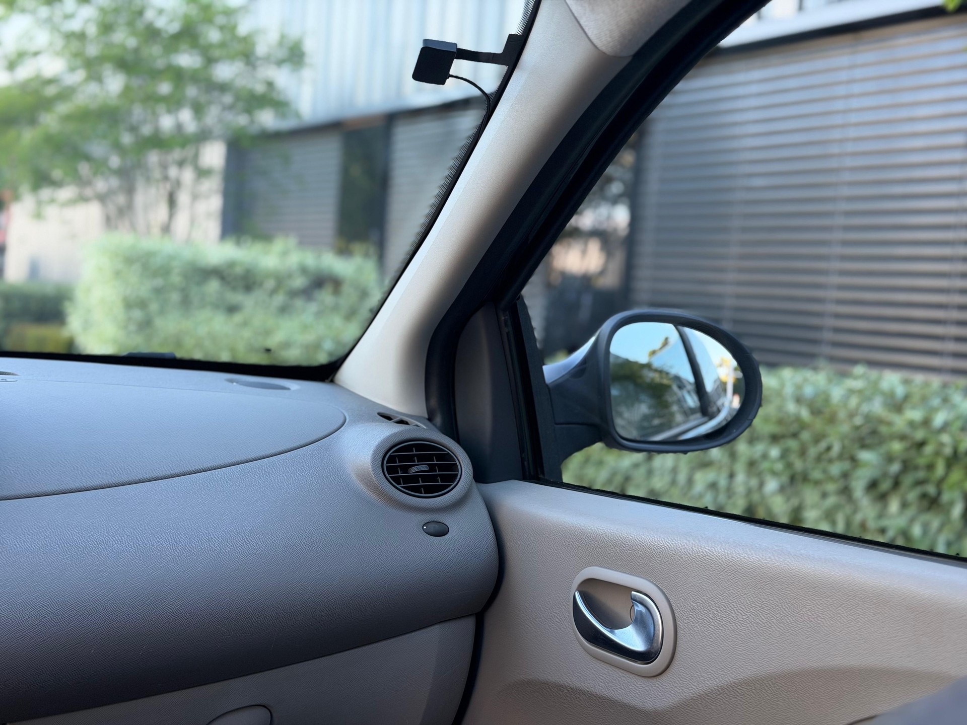 RENAULT Twingo 1.2 16V Initiale Quickshift-image-9