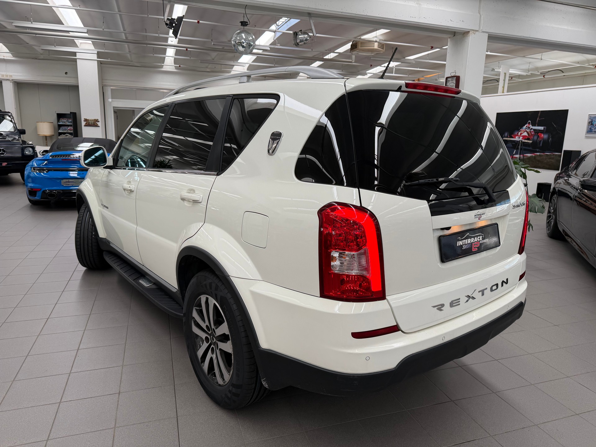 KGM-SsangYong Rexton RX200 e-XDi Sapphire 4WD Automatic-image-2