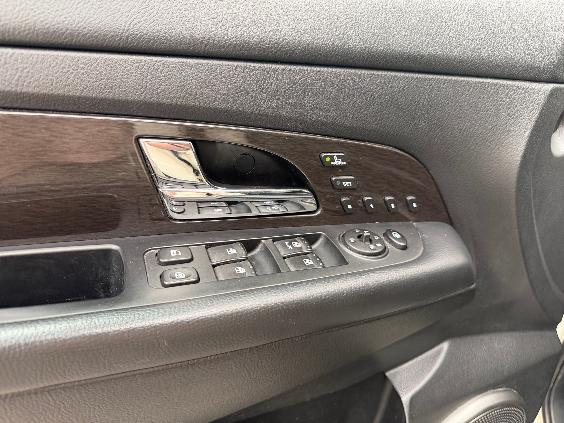 KGM-SsangYong Rexton RX200 e-XDi Sapphire 4WD Automatic-image-11
