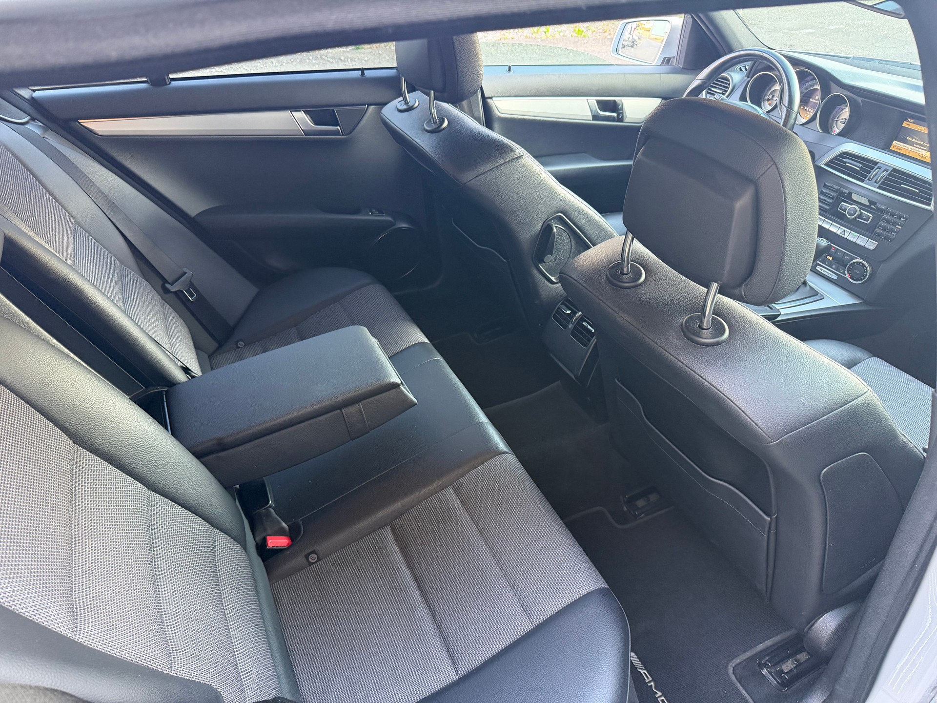 MERCEDES-BENZ C 250 CDI Elégance 4Matic 7G-Tronic-image-9